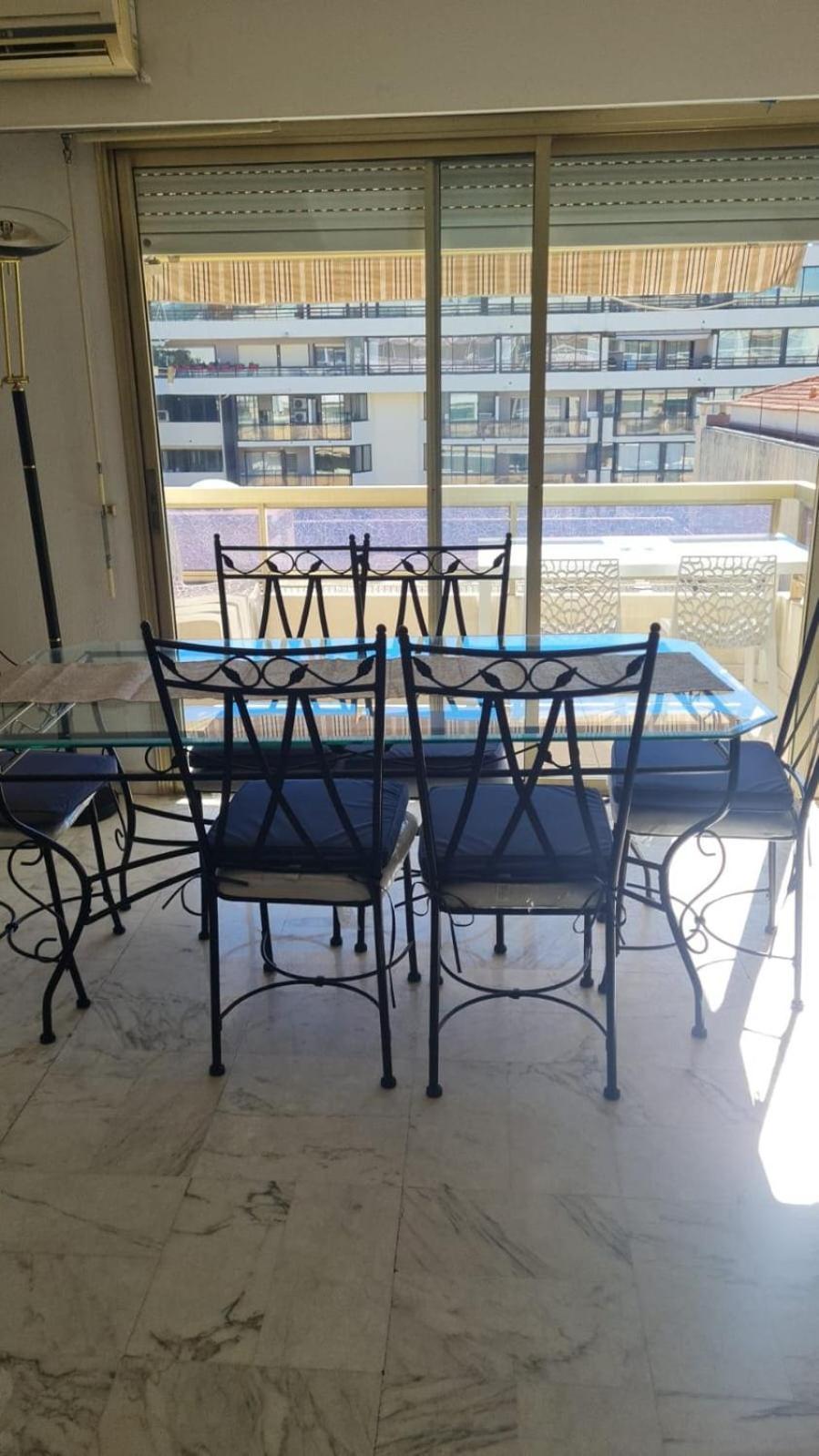 2 Bedroom Martinez Side Apartment
