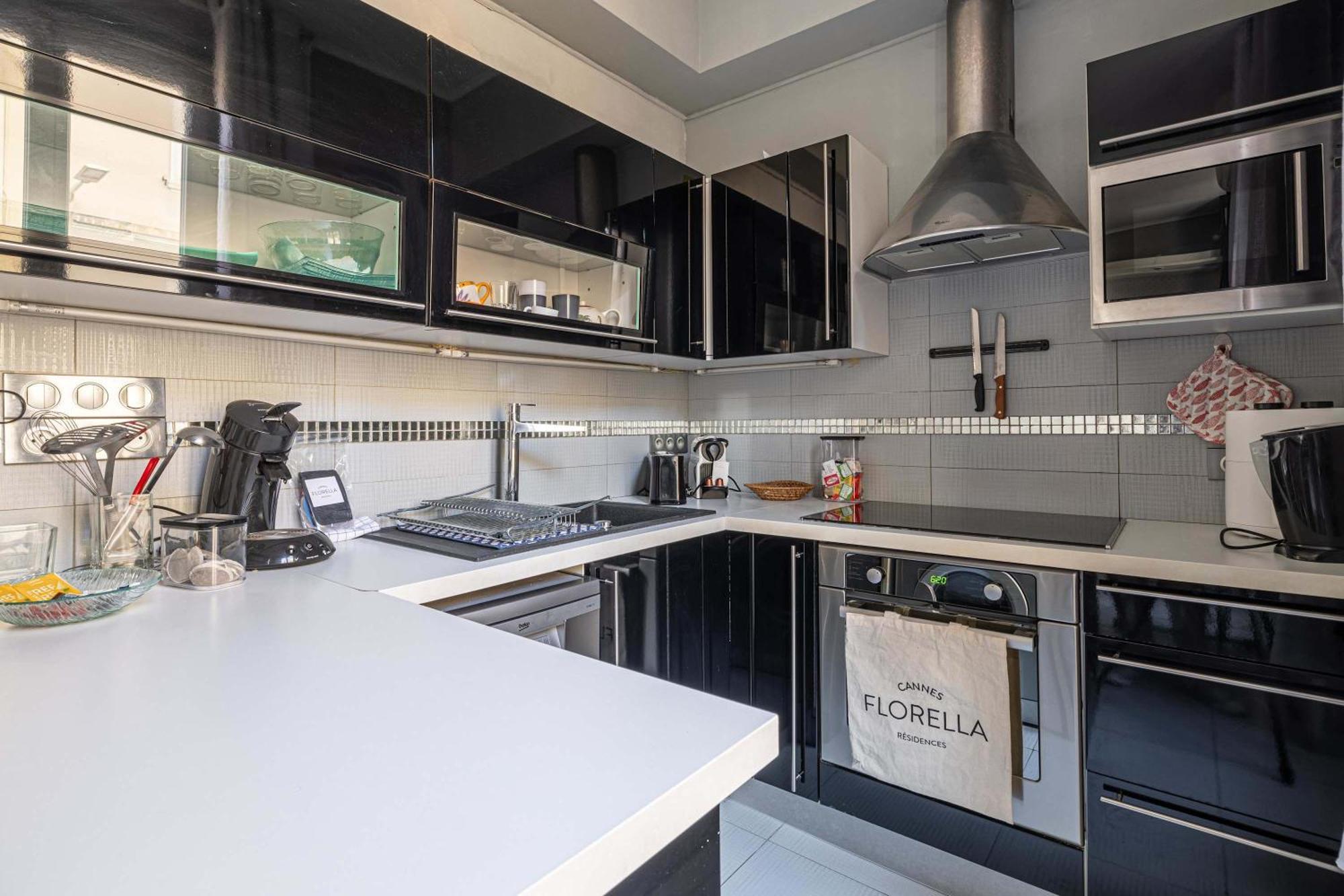 Apartment Le Petit Avec Petit Balcon Idealement Situe En Plein Centre-ville Cannes