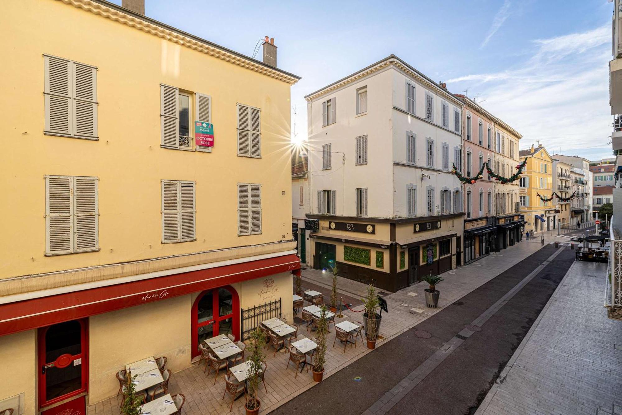 Le Petit Avec Petit Balcon Idealement Situe En Plein Centre-ville Apartment