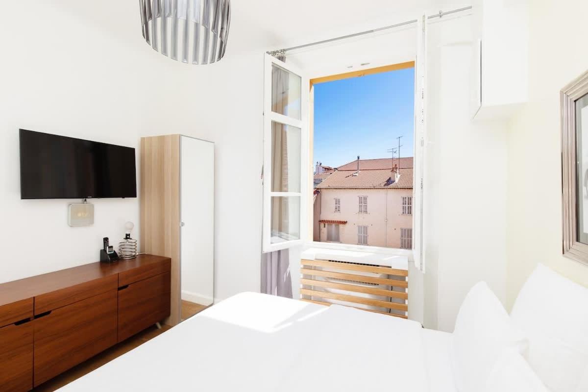 Palais Area 4 Beds - 4 Baths Apartment