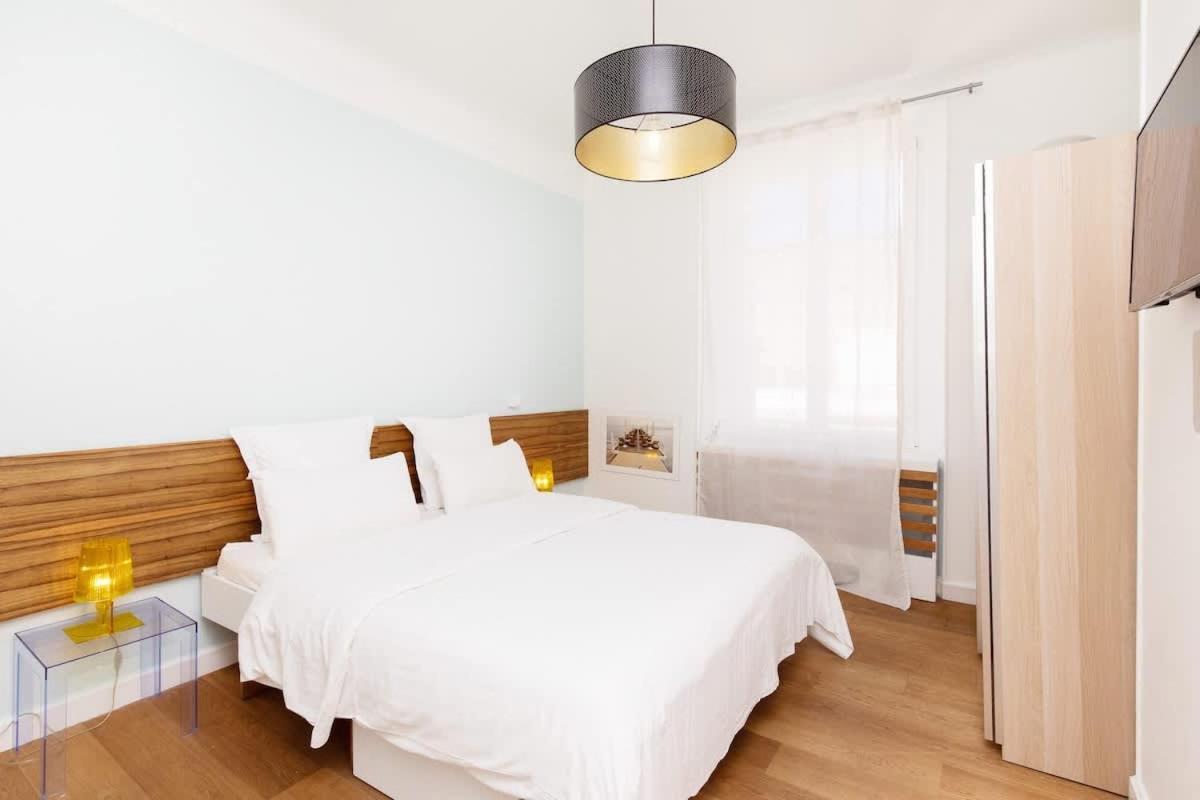 Palais Area 4 Beds - 4 Baths Apartment *