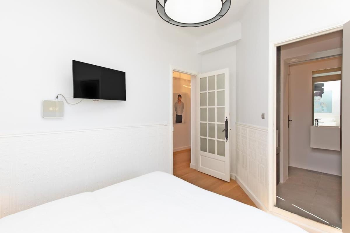 Palais Area 4 Beds - 4 Baths *