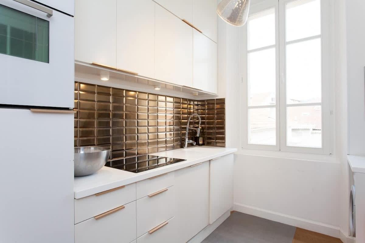 Palais Area 4 Beds - 4 Baths Apartment *