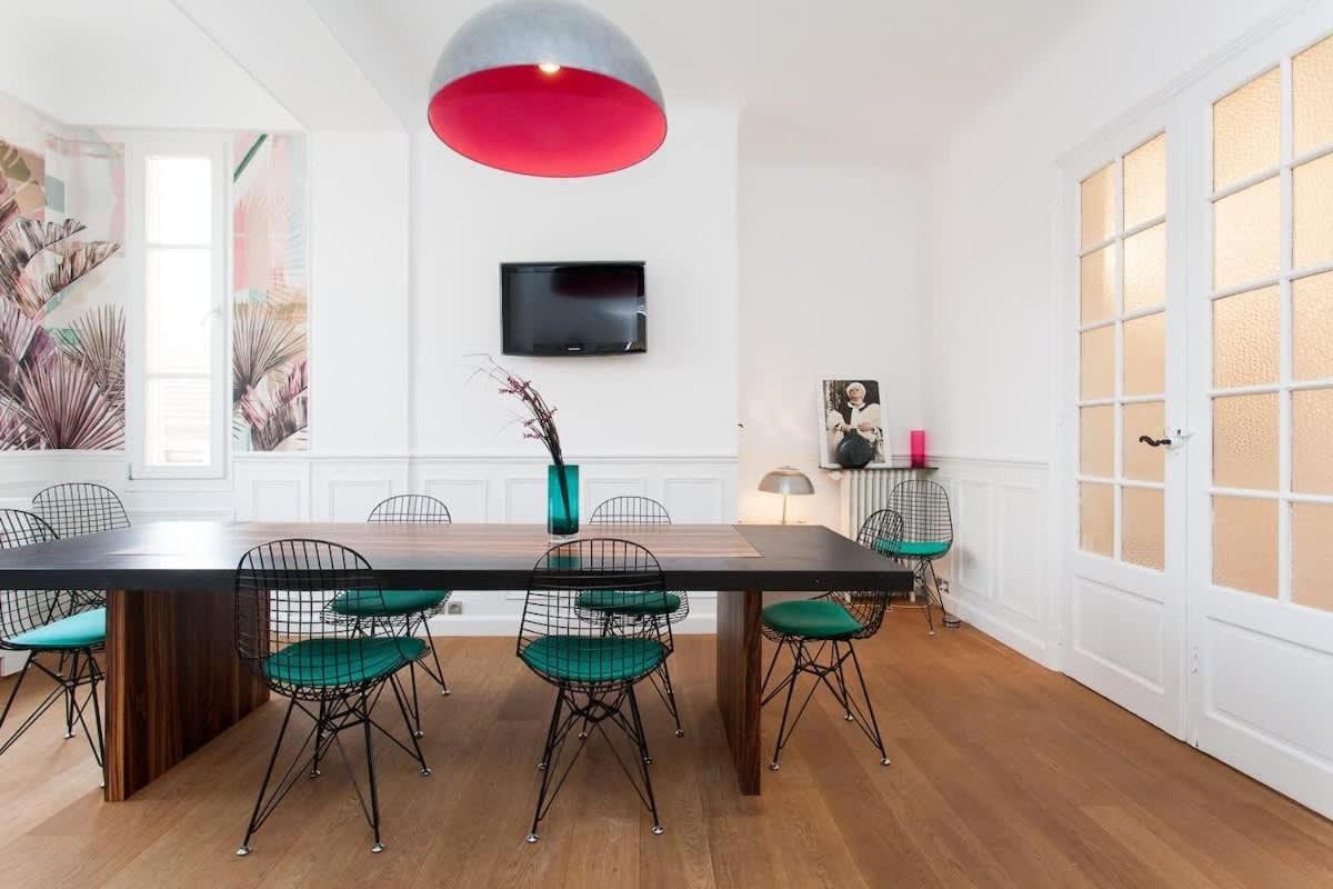 Palais Area 4 Beds - 4 Baths *