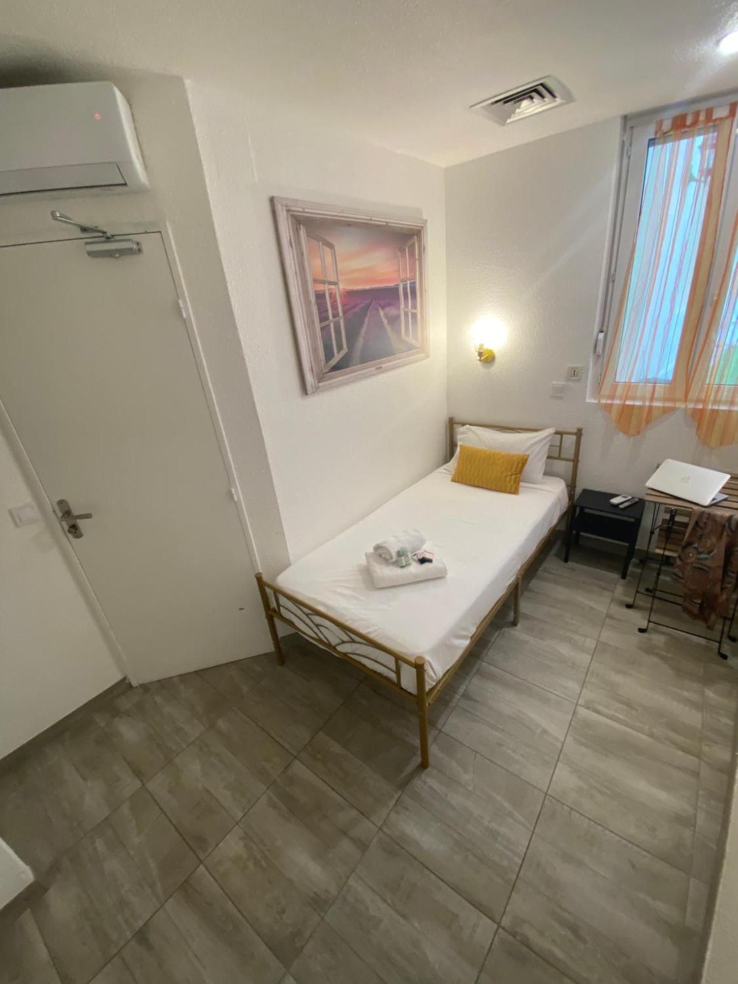 Appia 2* Cannes