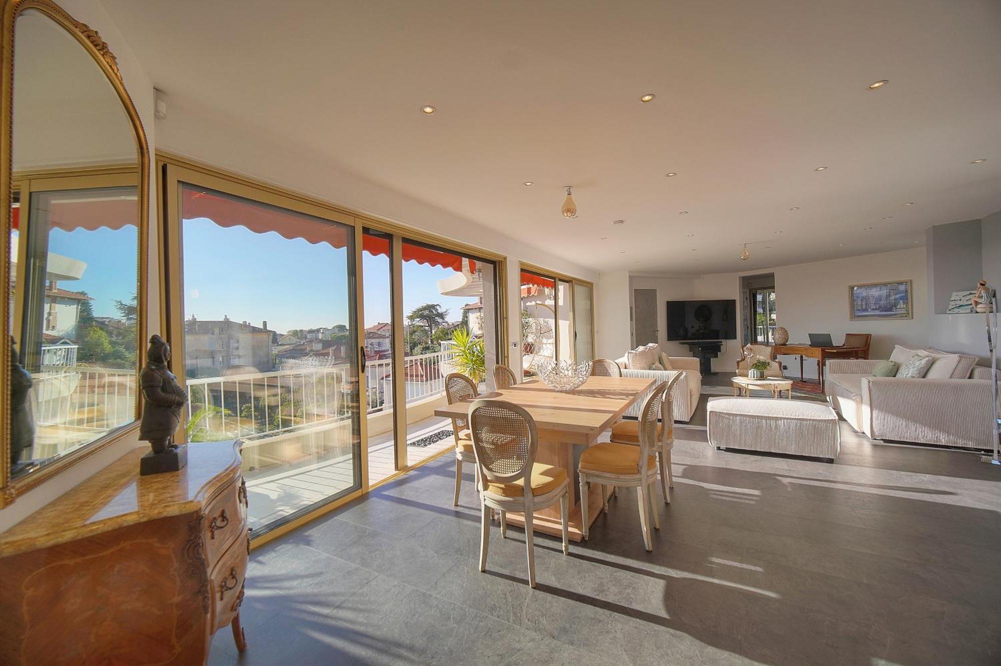 Apartment Immogroom -rooftop 150m2 -terrace 150m2 -parking -wifi - Ac