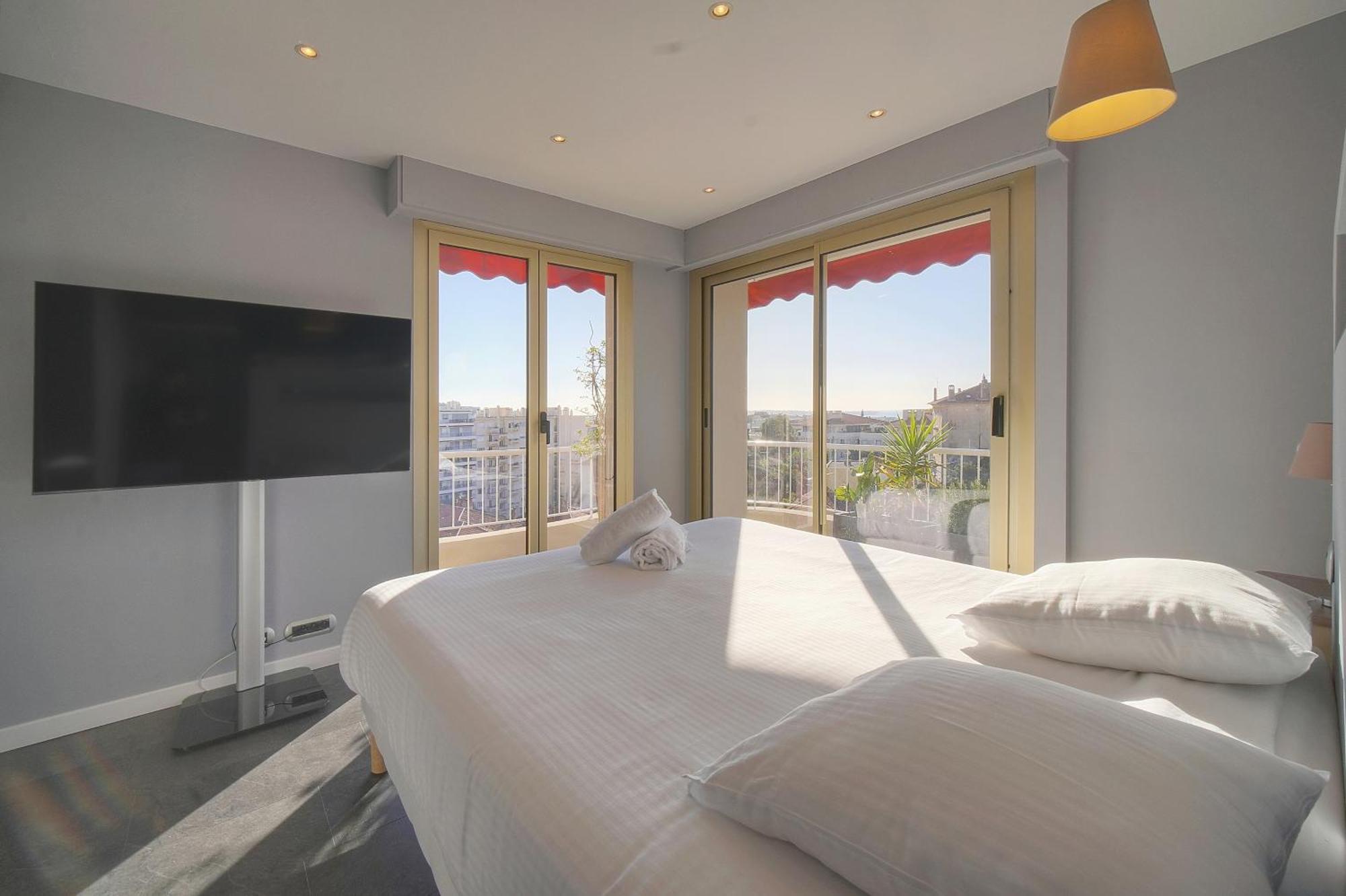 Immogroom -rooftop 150m2 -terrace 150m2 -parking -wifi - Ac
