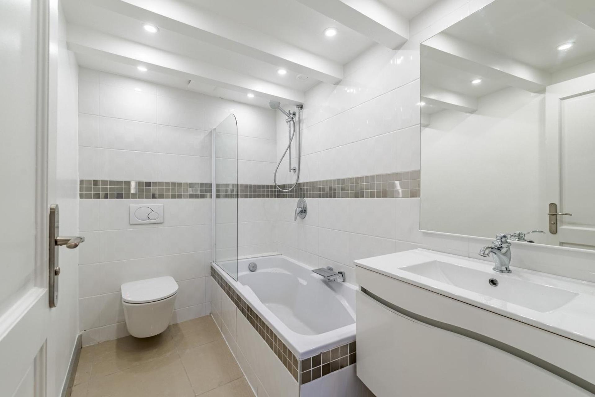 Valentine By Terry's Homes Cannes