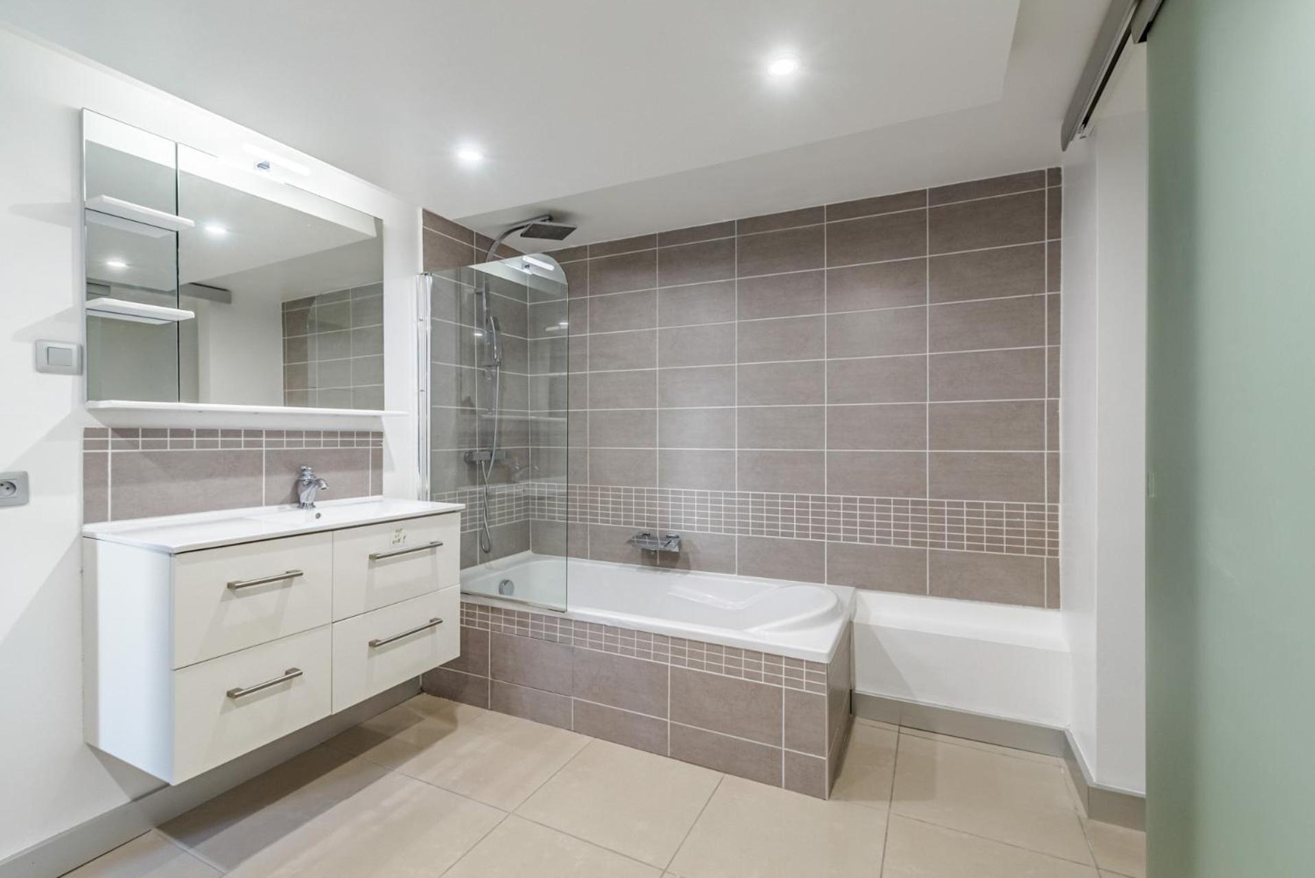 Valentine By Terry's Homes Villa Cannes