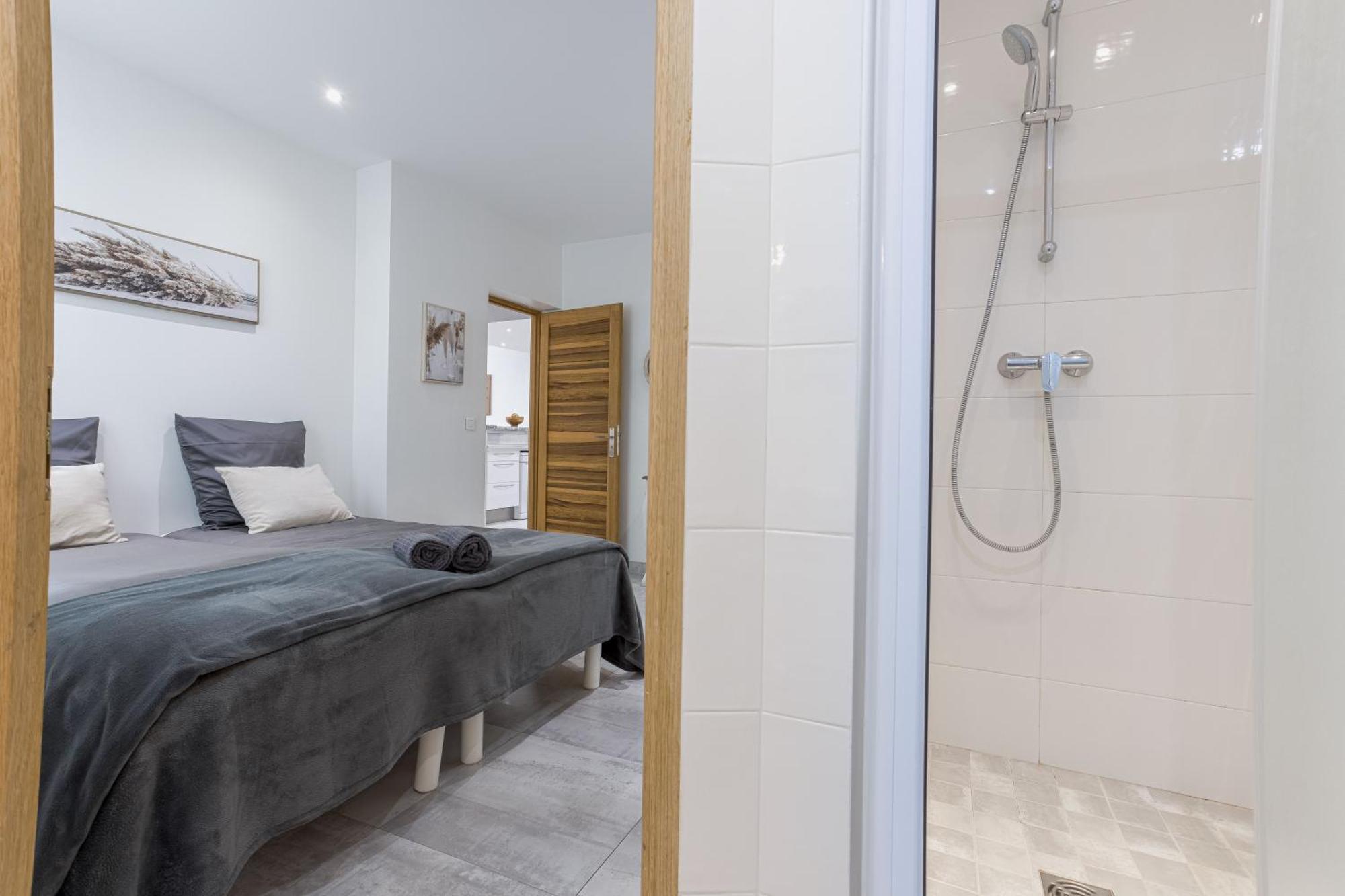 38 Meynadier 4p By Halldis Apartment *