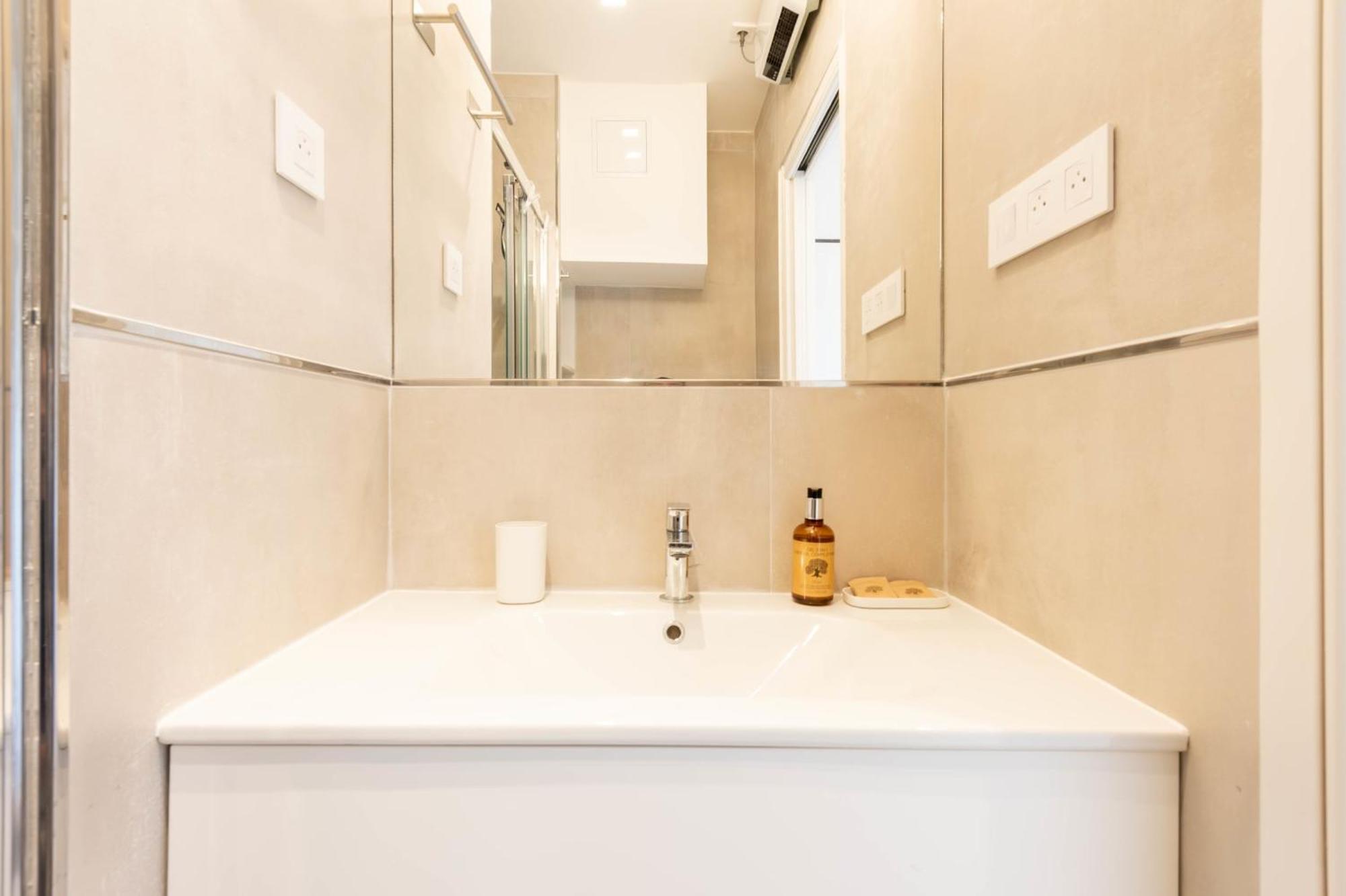 1-br Quiet Area Near Center Cannes