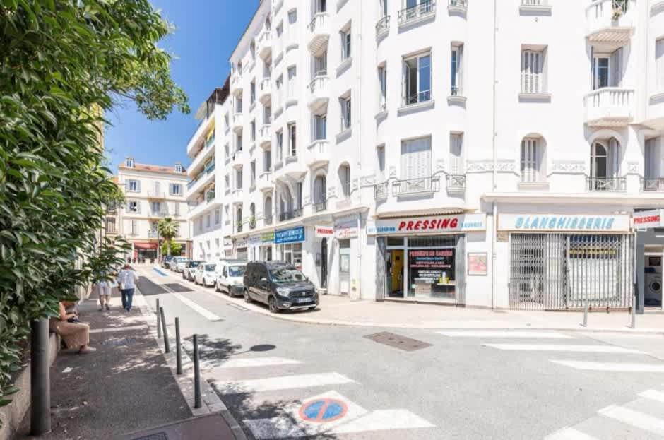 Apartment Le Merle Au Calme En Centre-ville, Position Strategique Proche Du Palais, Plages Et Commerces *