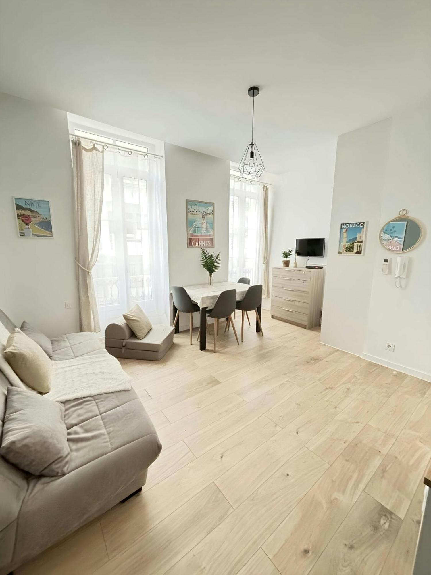 Apartment Adorable Center