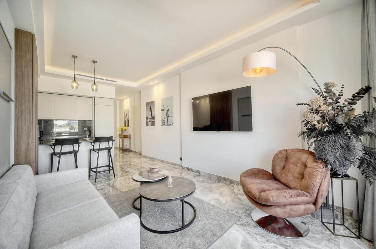 1 Bedroom - M6 *