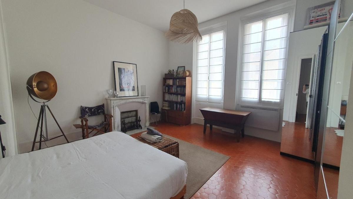 Luminous 92m2 8mn Palais Apartment *