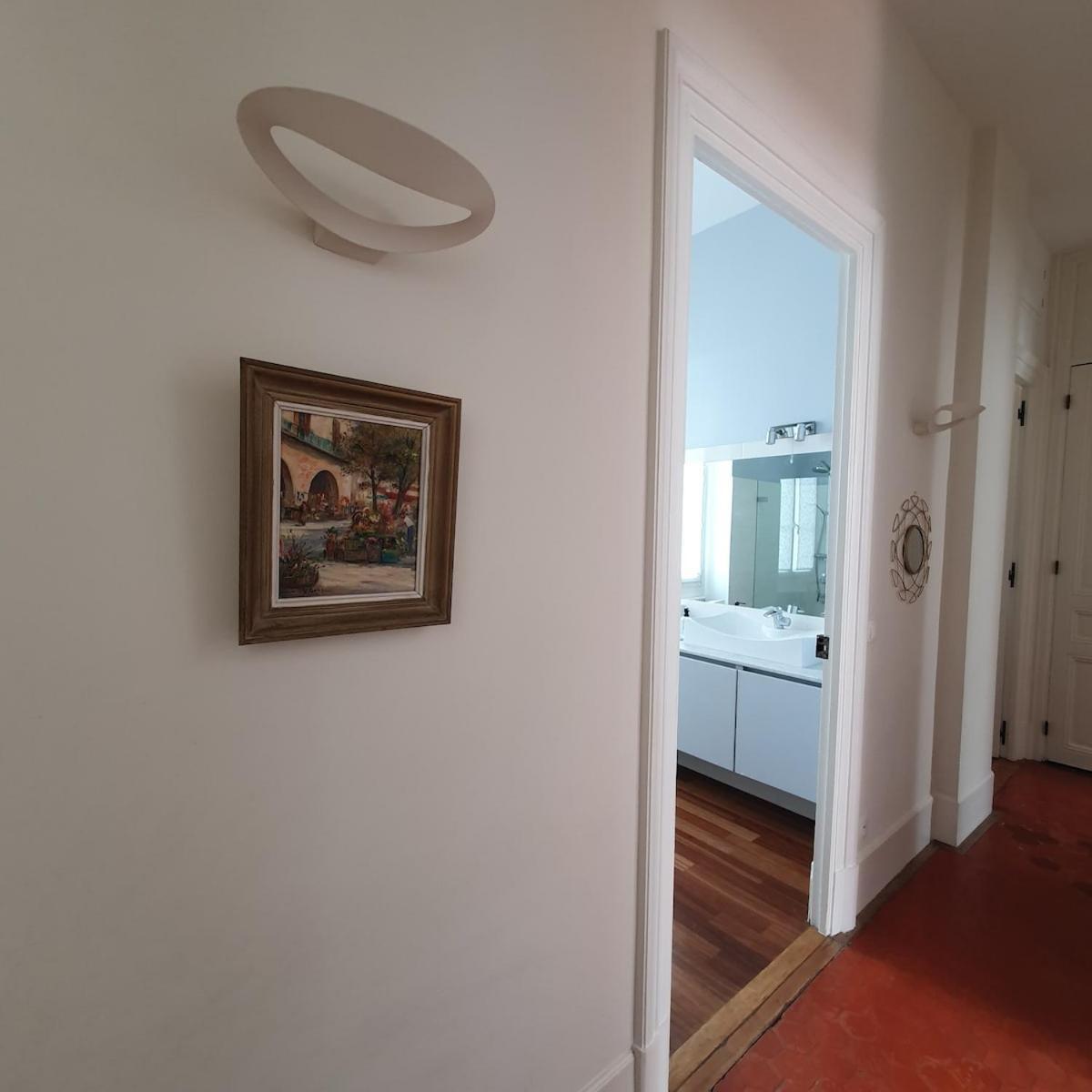 Luminous 92m2 8mn Palais Apartment *