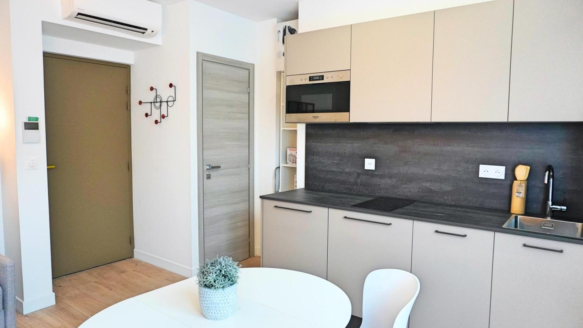 Apartment Proche Carlton & Croisette, 303 *