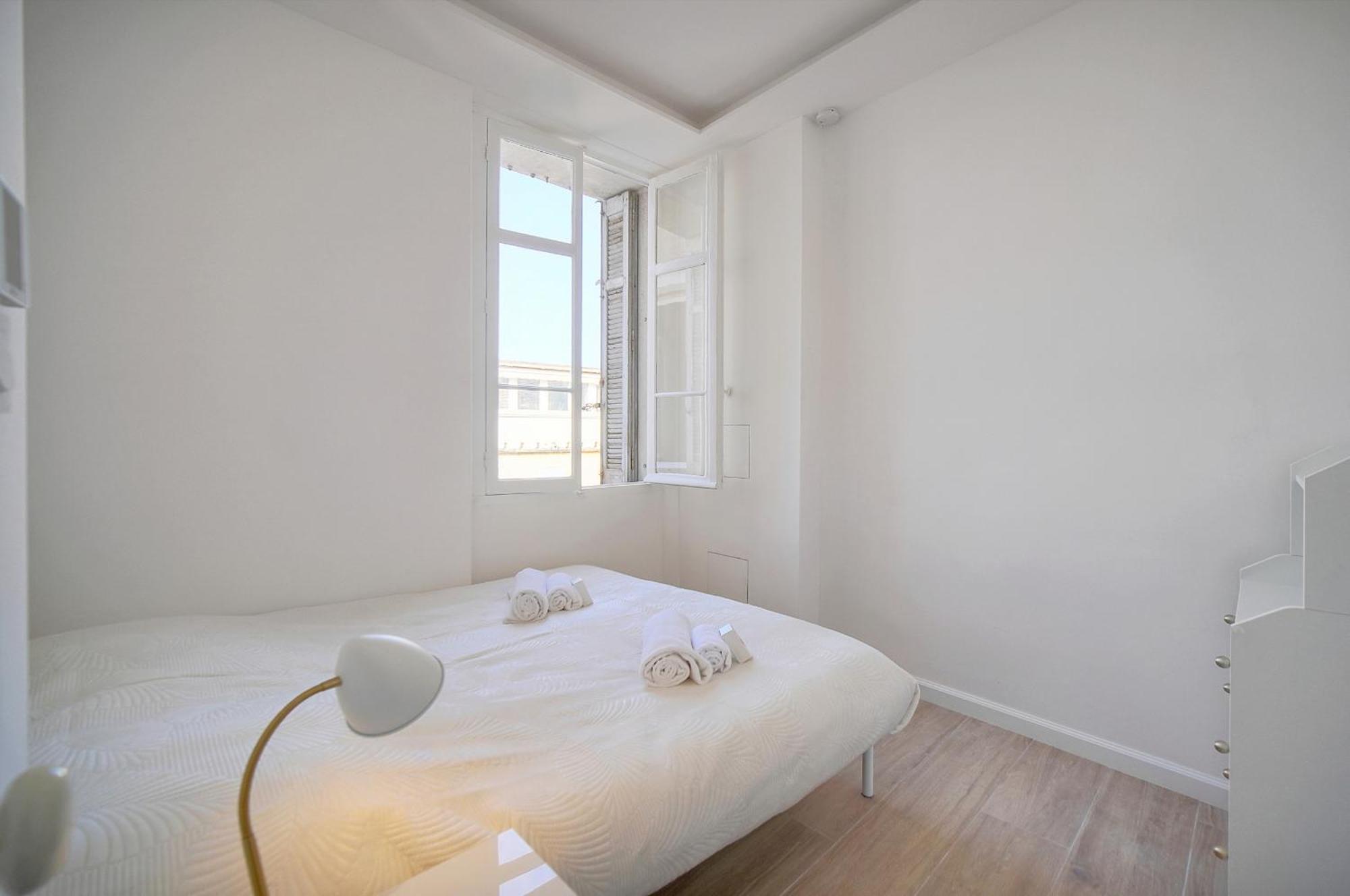 Appartement Exceptionnel 4 Pieces Balcon Carre D Or A3b129