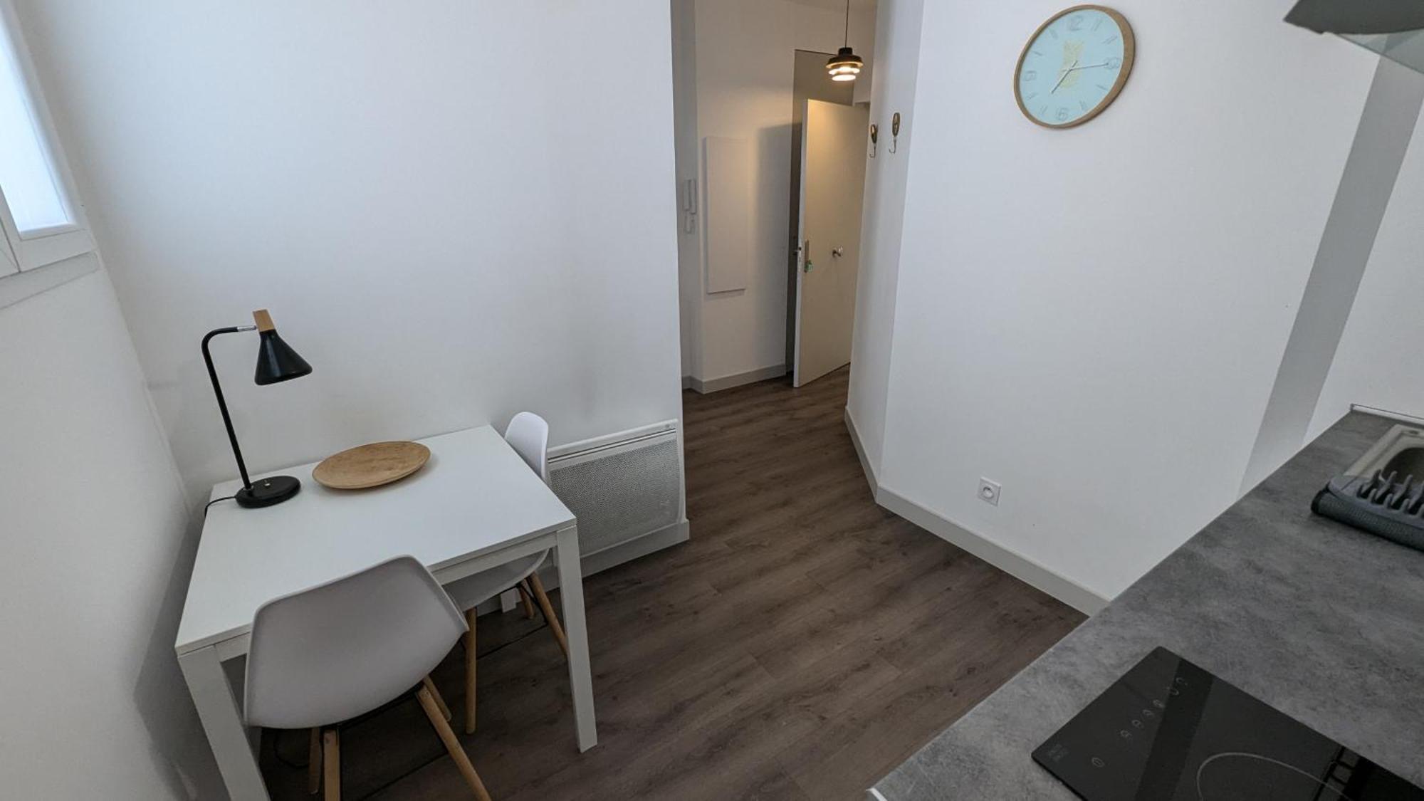 Les Trois Mai Apartment