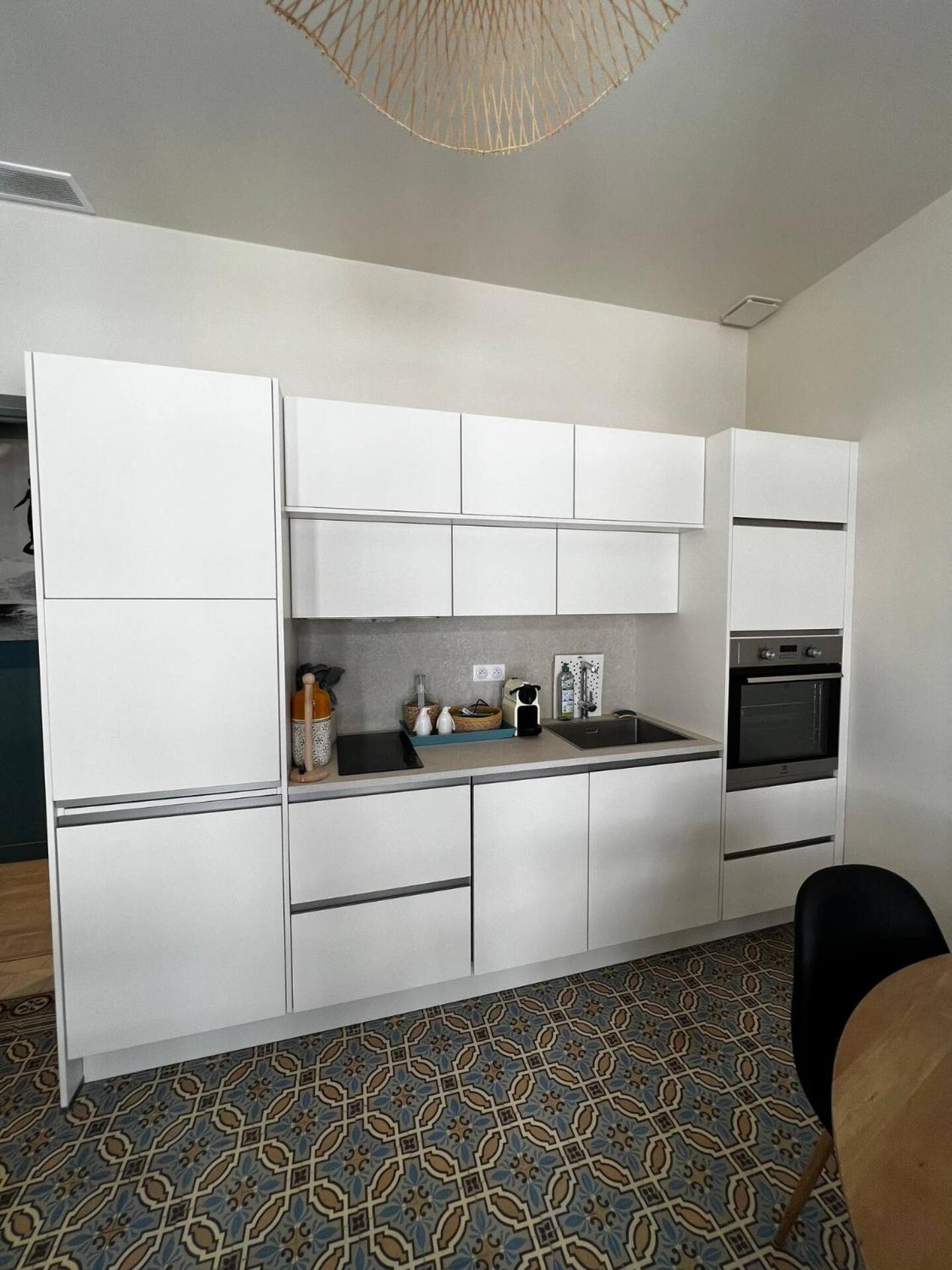 Charming 2 Bedrooms & 1 Sofa Bed Renovated 3P3 *