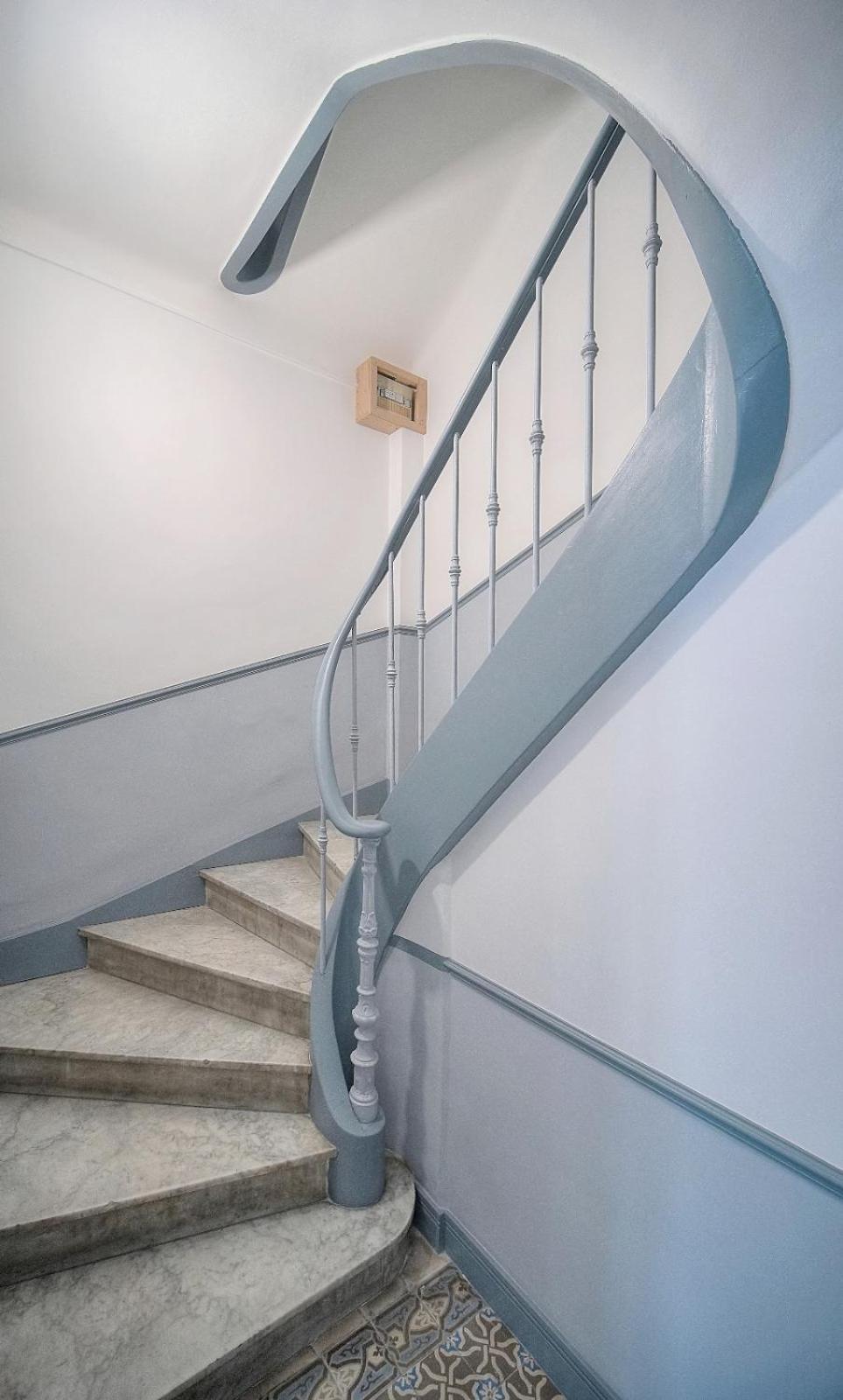 Charming 2 Bedrooms & 1 Sofa Bed Renovated 3P3 Apartment