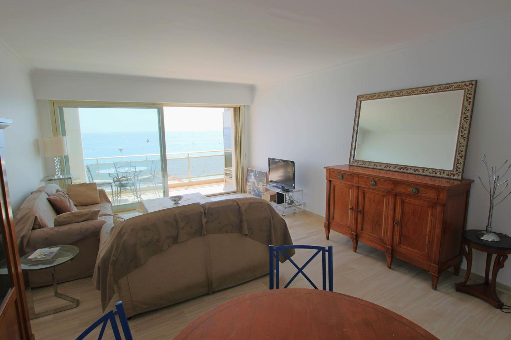 Apartment Palm - Beachfront Cannes