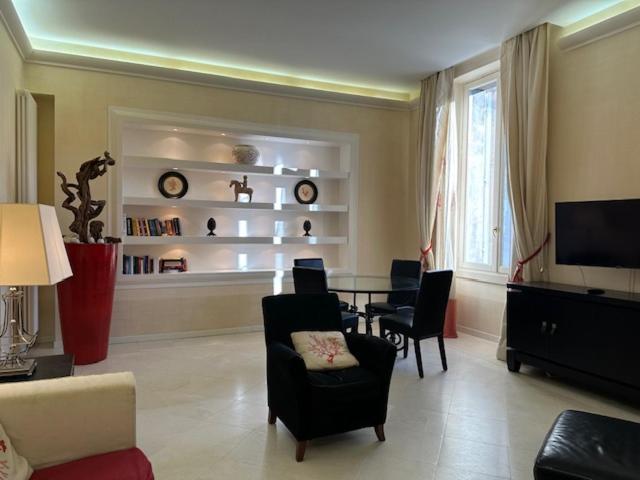 Apartment Proche Au Palais