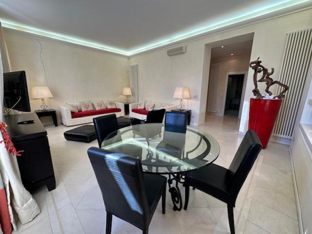 Apartment Proche Au Palais *