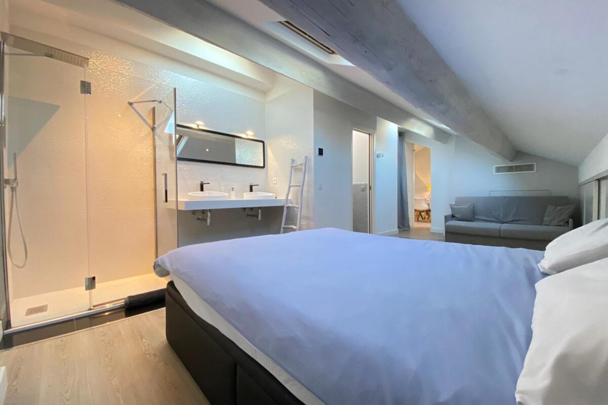 Apartment Modern & Bright 4-room In Banane *