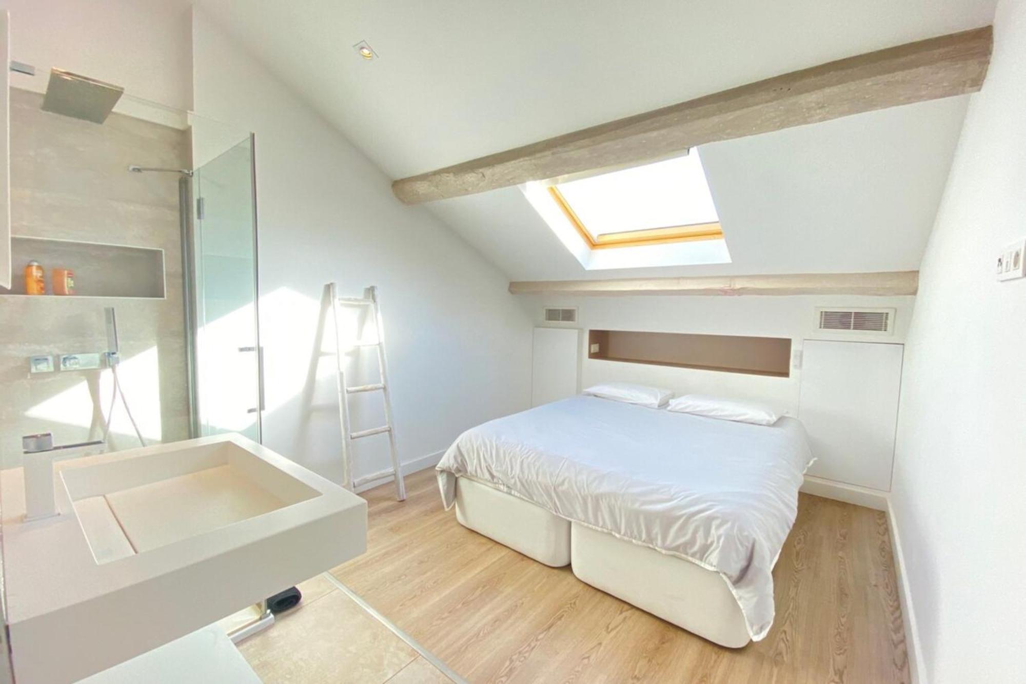 Modern & Bright 4-room In Banane *