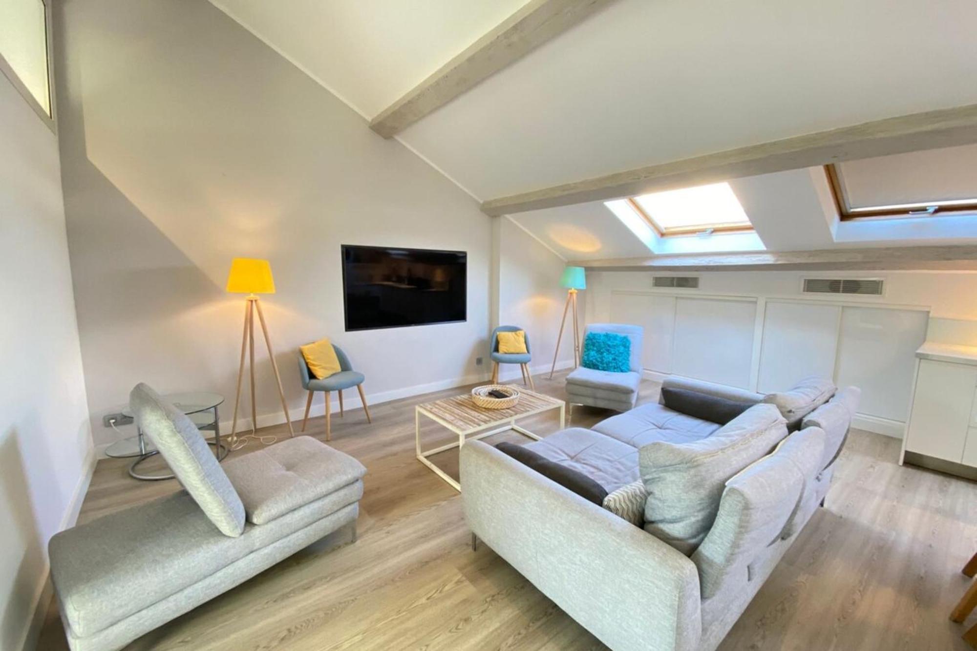 Modern & Bright 4-room In Banane Apartment *
