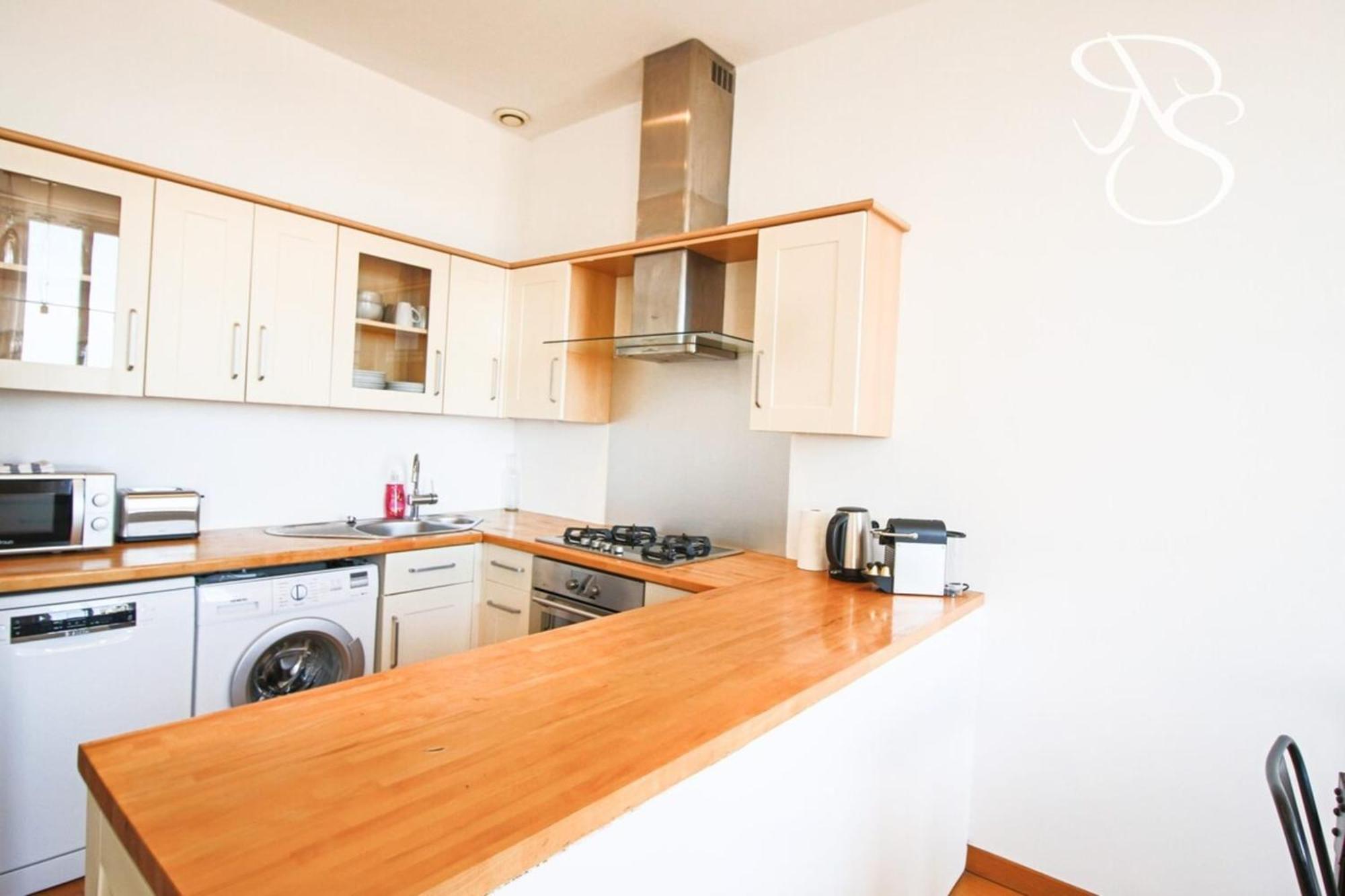 3 Bedrooms With Sea View - 4 Min Palais & Beaches *