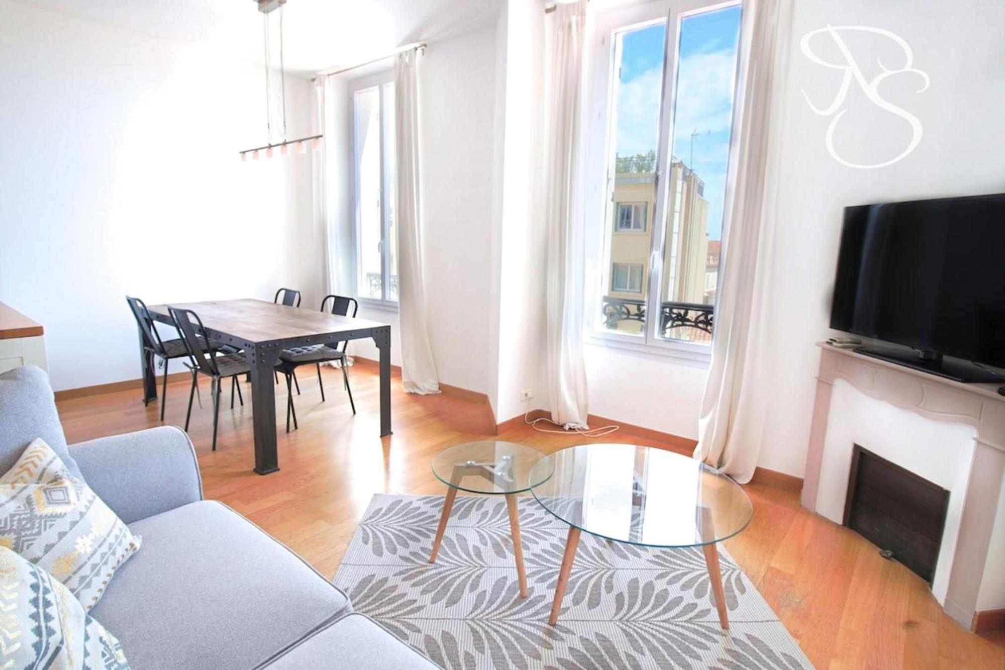 3 Bedrooms With Sea View - 4 Min Palais & Beaches
