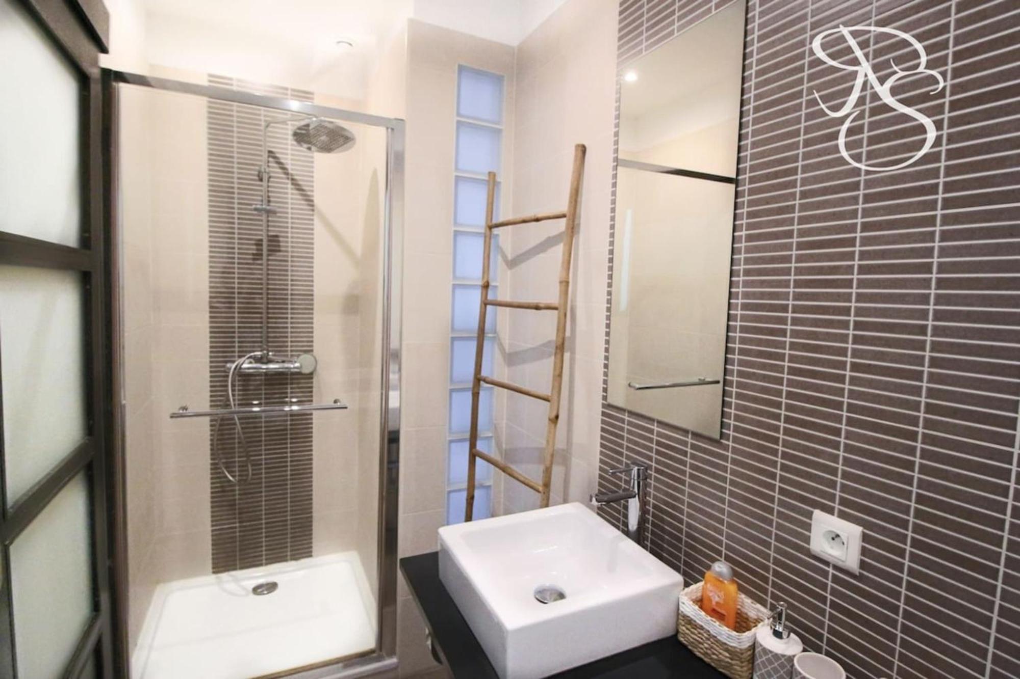 3 Bedrooms With Sea View - 4 Min Palais & Beaches *