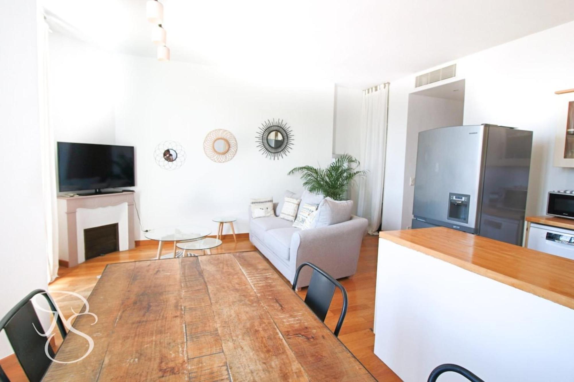 3 Bedrooms With Sea View - 4 Min Palais & Beaches