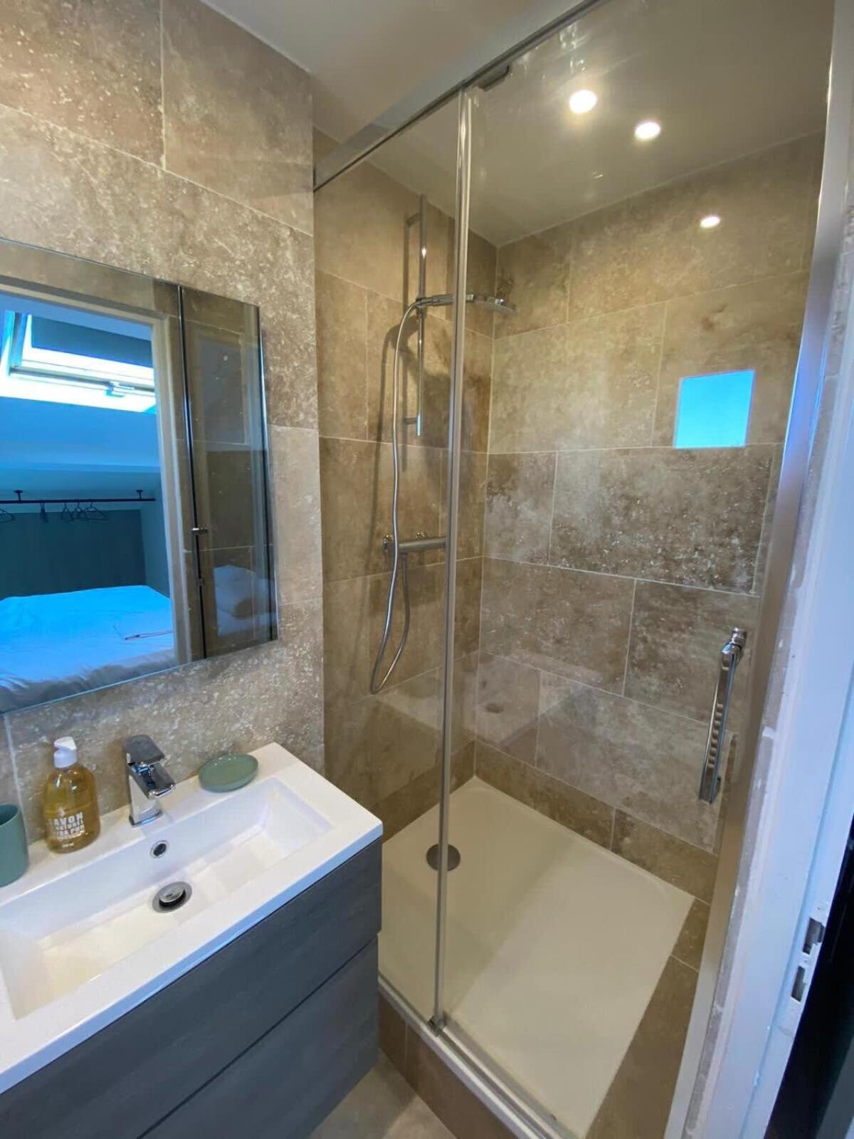 Brand New 4 Bedrooms 4 Bathrooms Heart Of Apartment