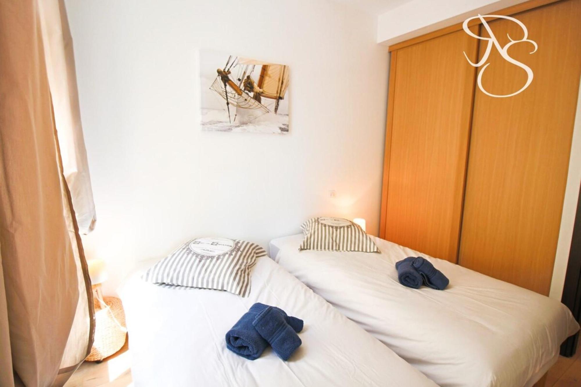 Renovated 3 Bedrooms With Patio - Heart Of Apartment