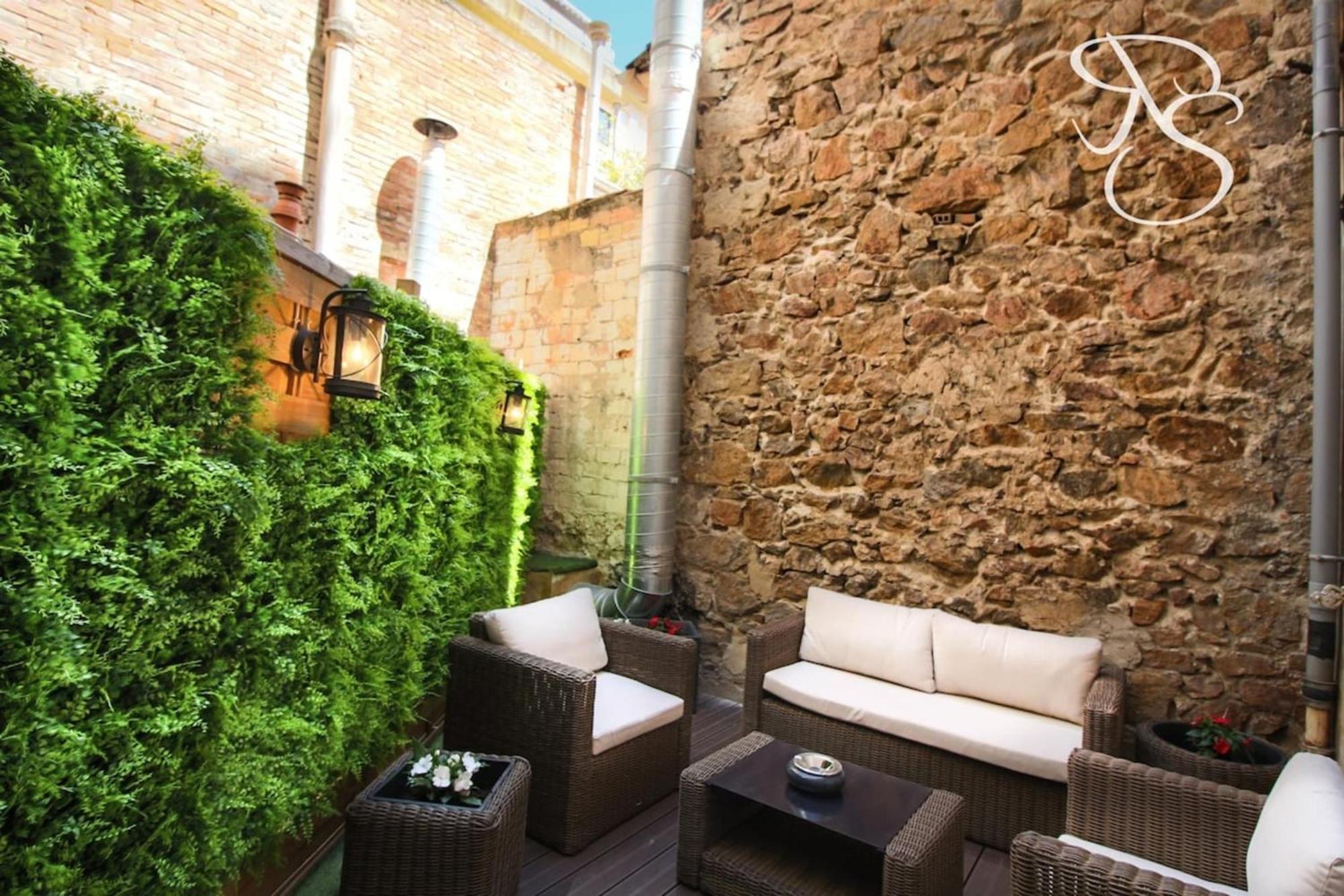 Renovated 3 Bedrooms With Patio - Heart Of