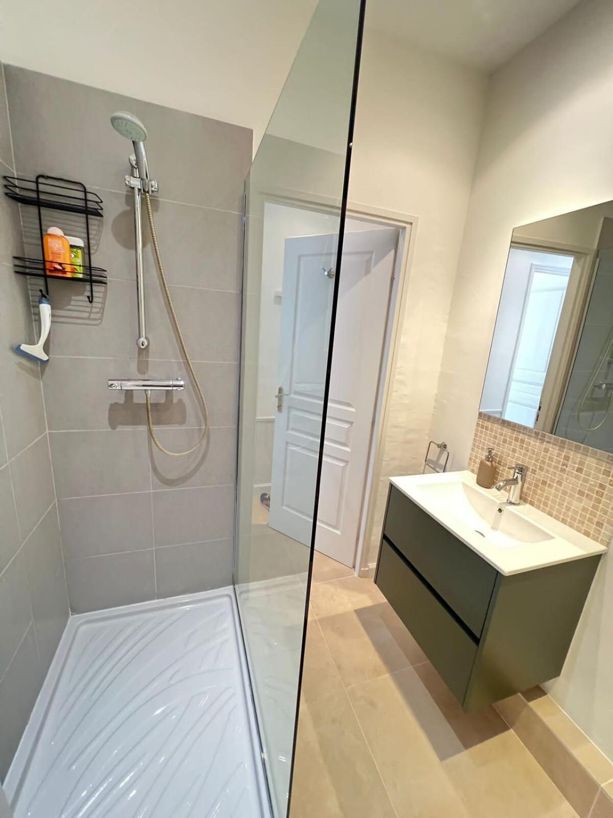 2 Bedrooms Meynadier At 2 Min Beach/palais *