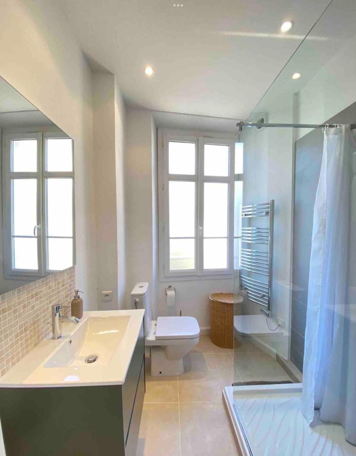 2 Bedrooms Meynadier At 2 Min Beach/palais