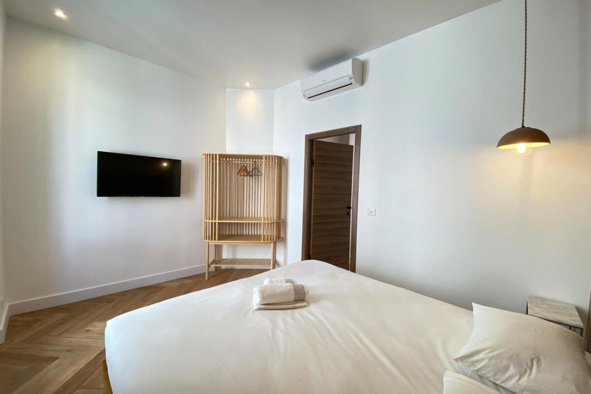 Apartment New In Forville With Balcony