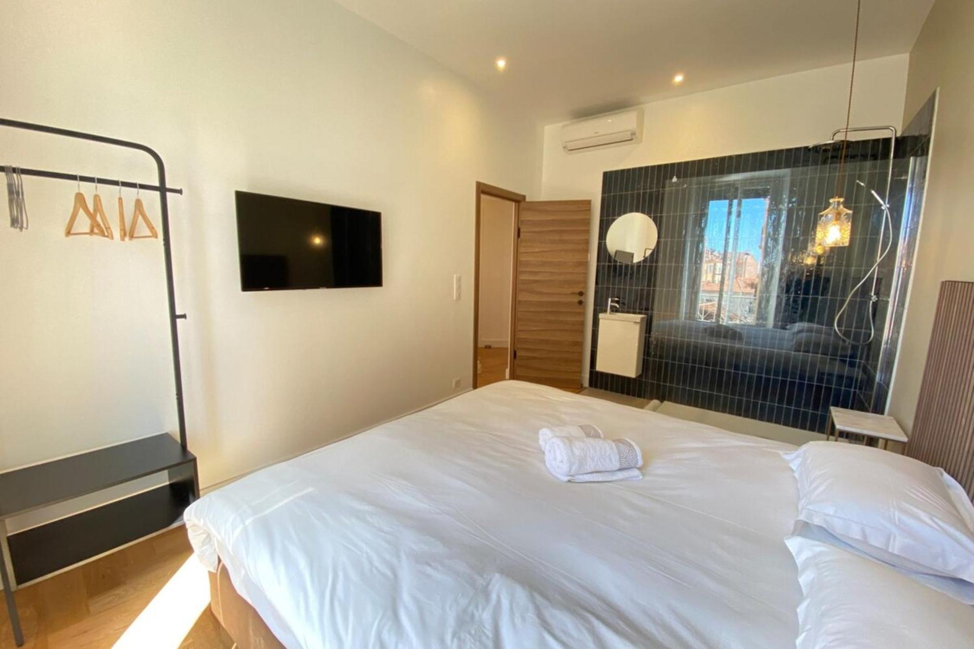 New In Forville With Balcony Apartment