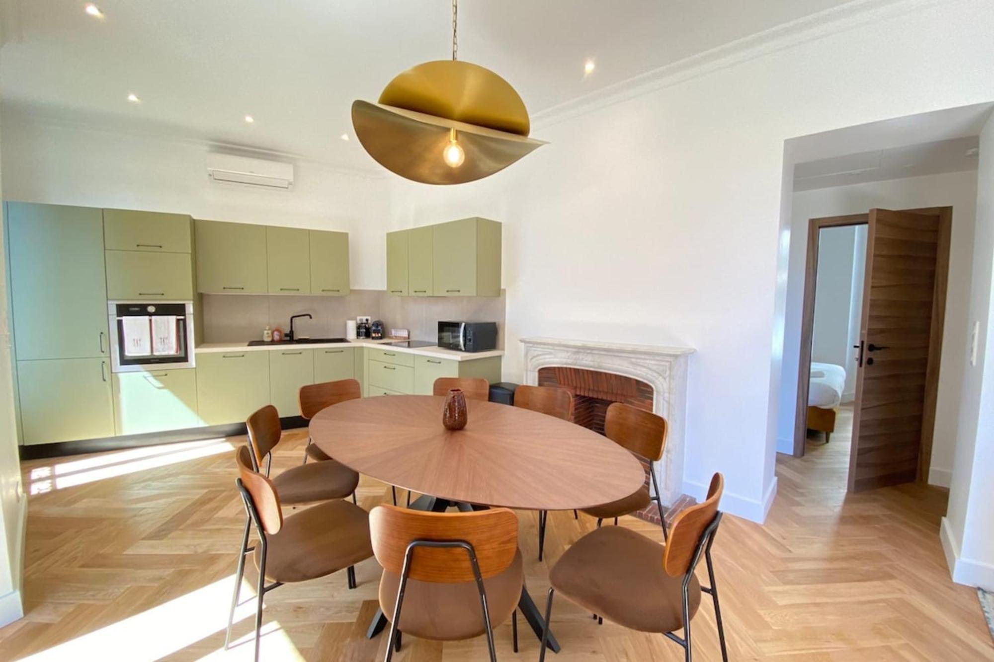 New In Forville With Balcony Apartment *