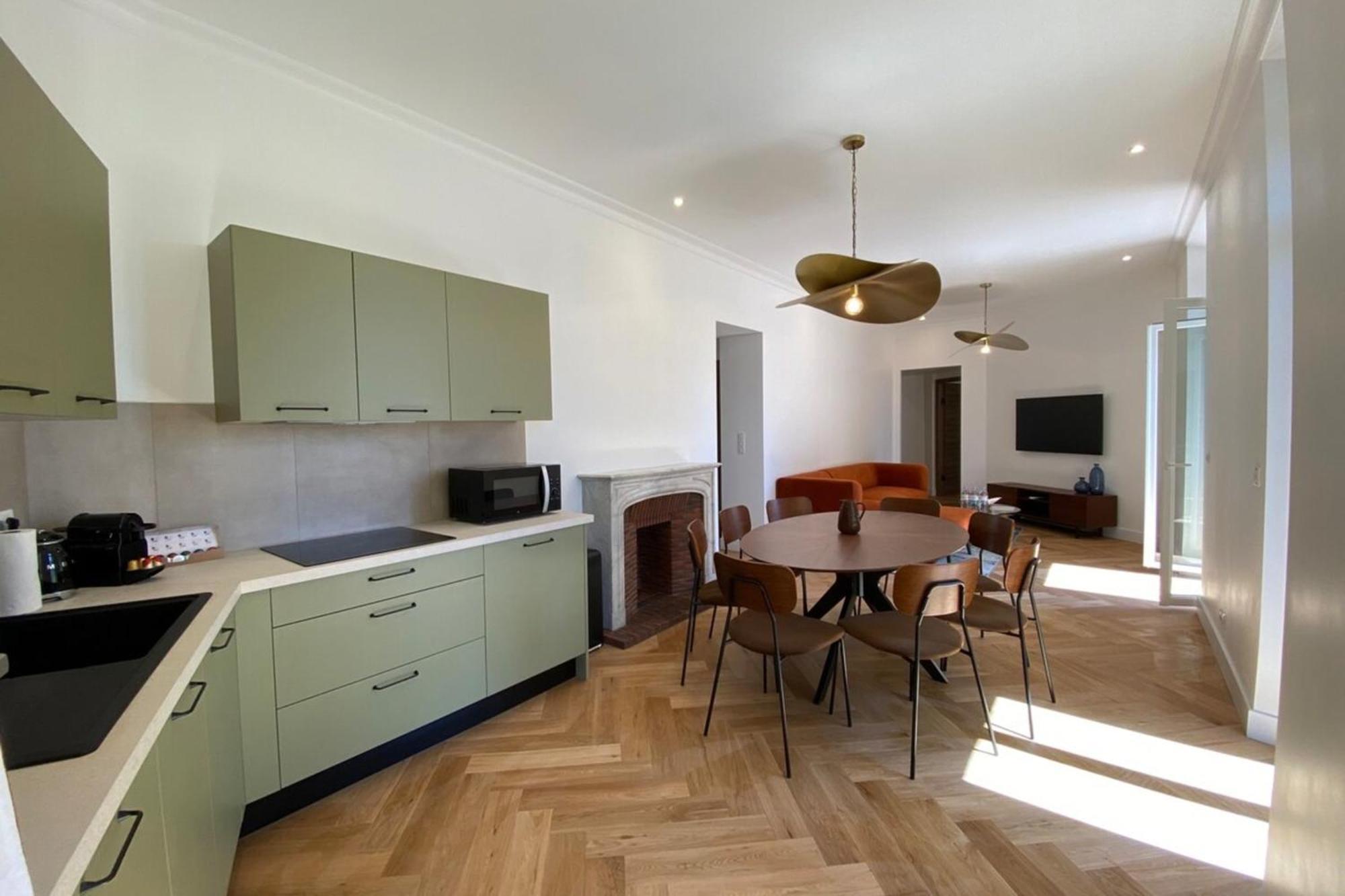 Apartment New In Forville With Balcony Cannes