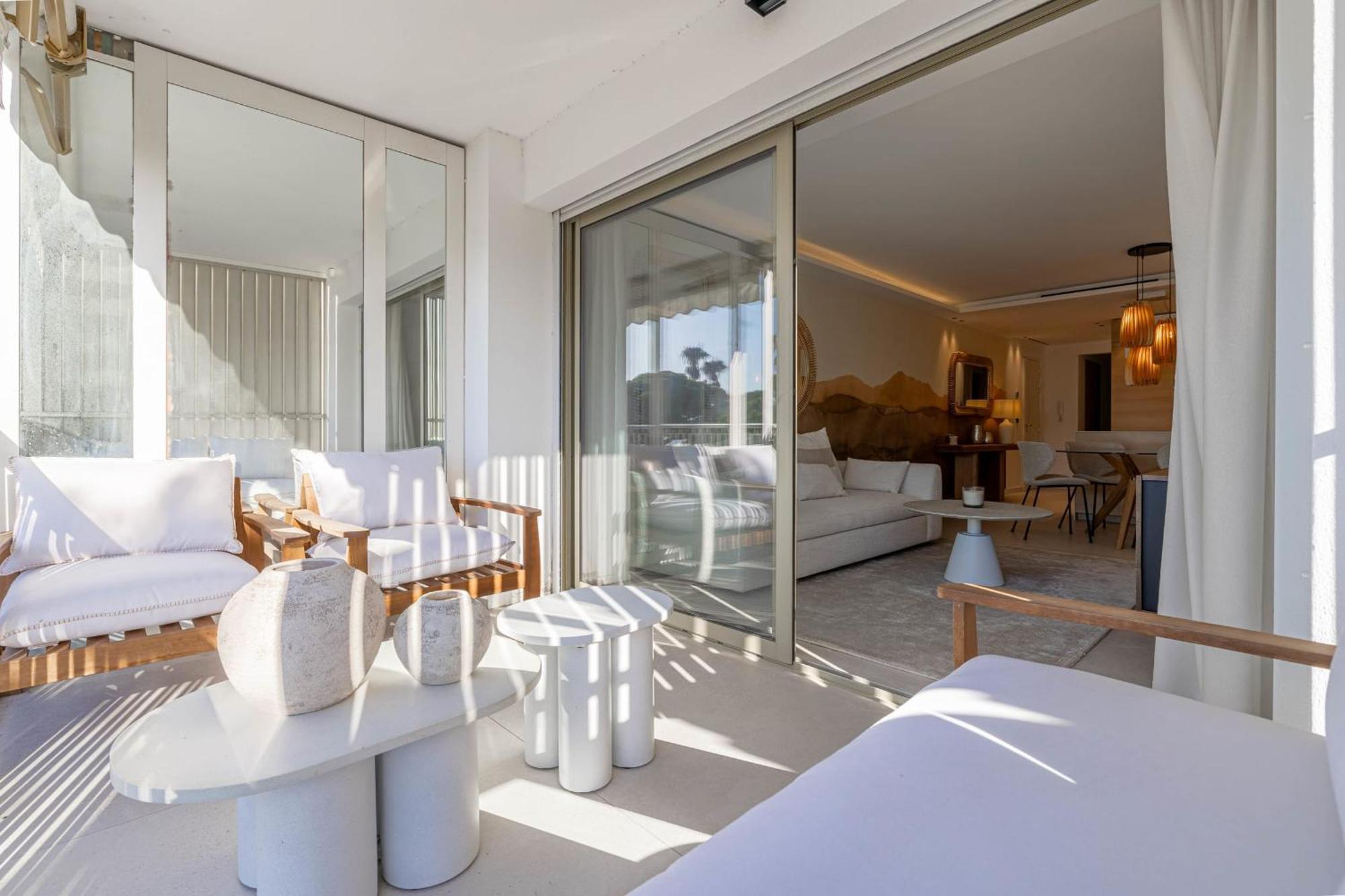 Appartement Ref 1979 - Palm Beach- Sea View For Rent Cannes