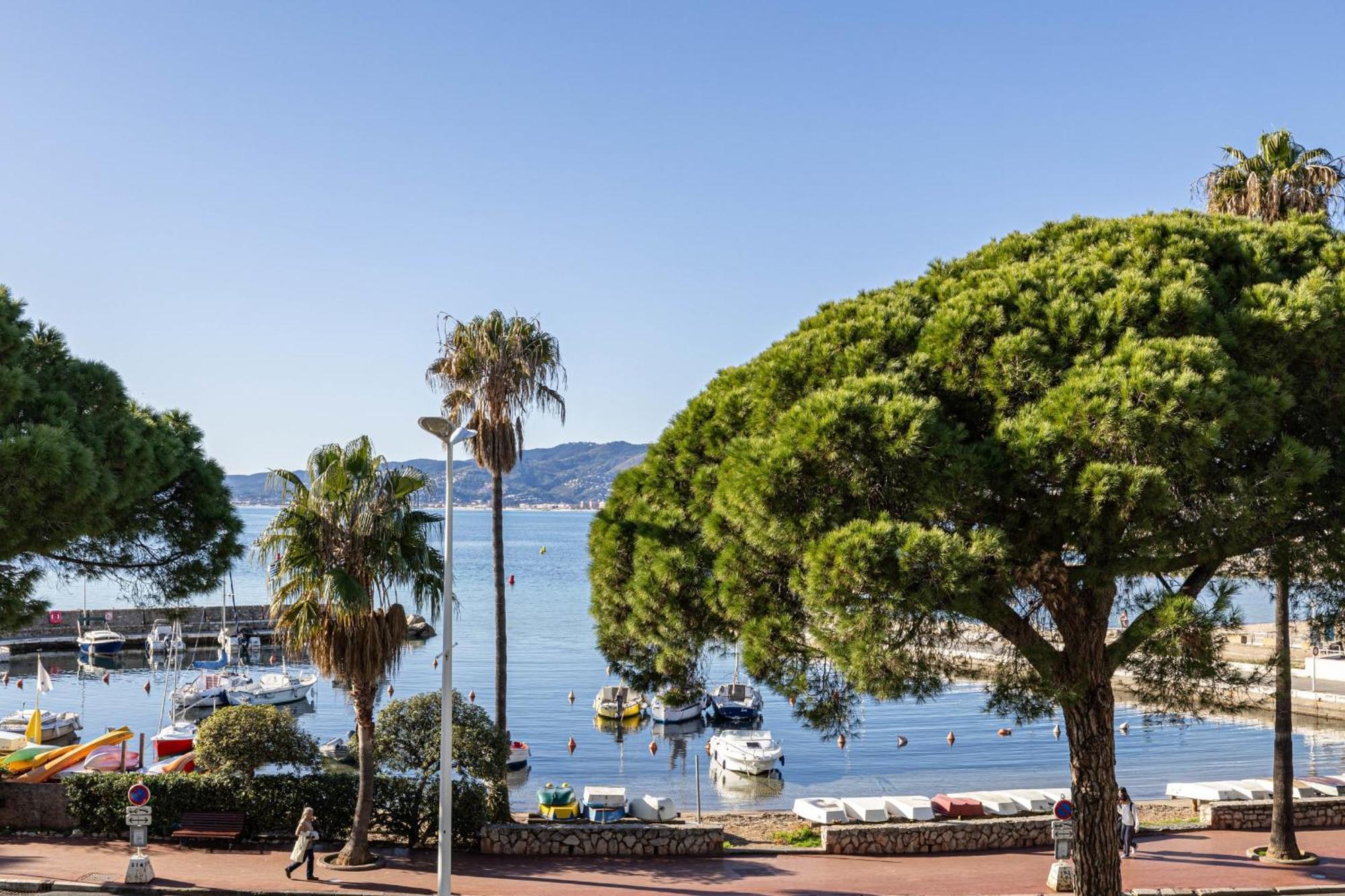 Apartment Ref 1979 - Palm Beach- Sea View For Rent *