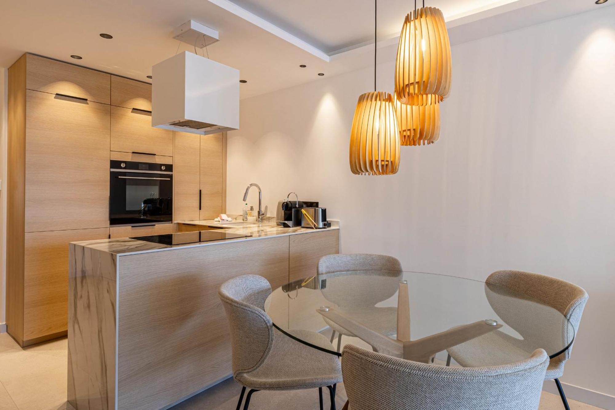 Ref 1979 - Palm Beach- Sea View For Rent Cannes
