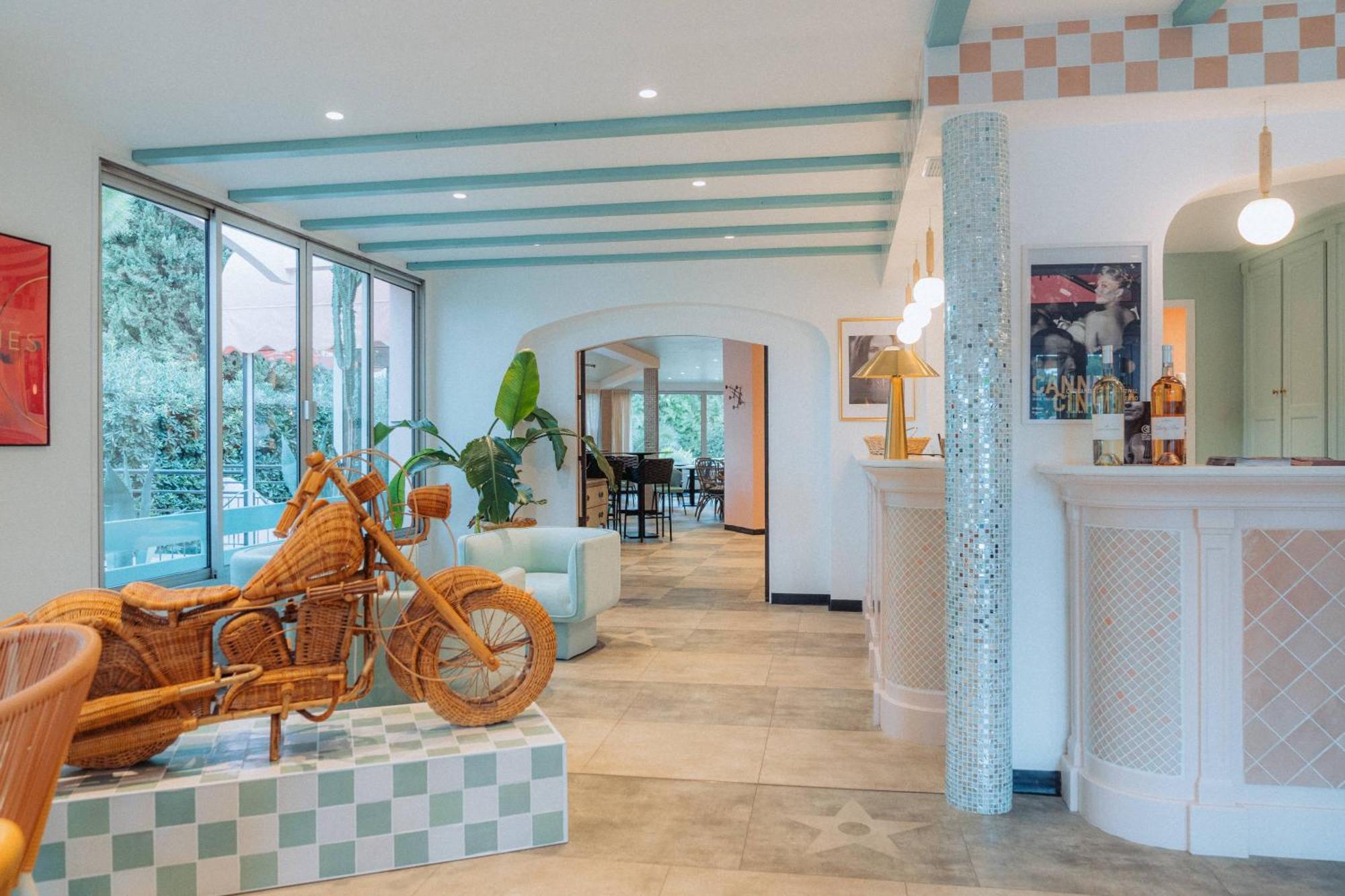 Hotel Kyriad - Mandelieu 3*