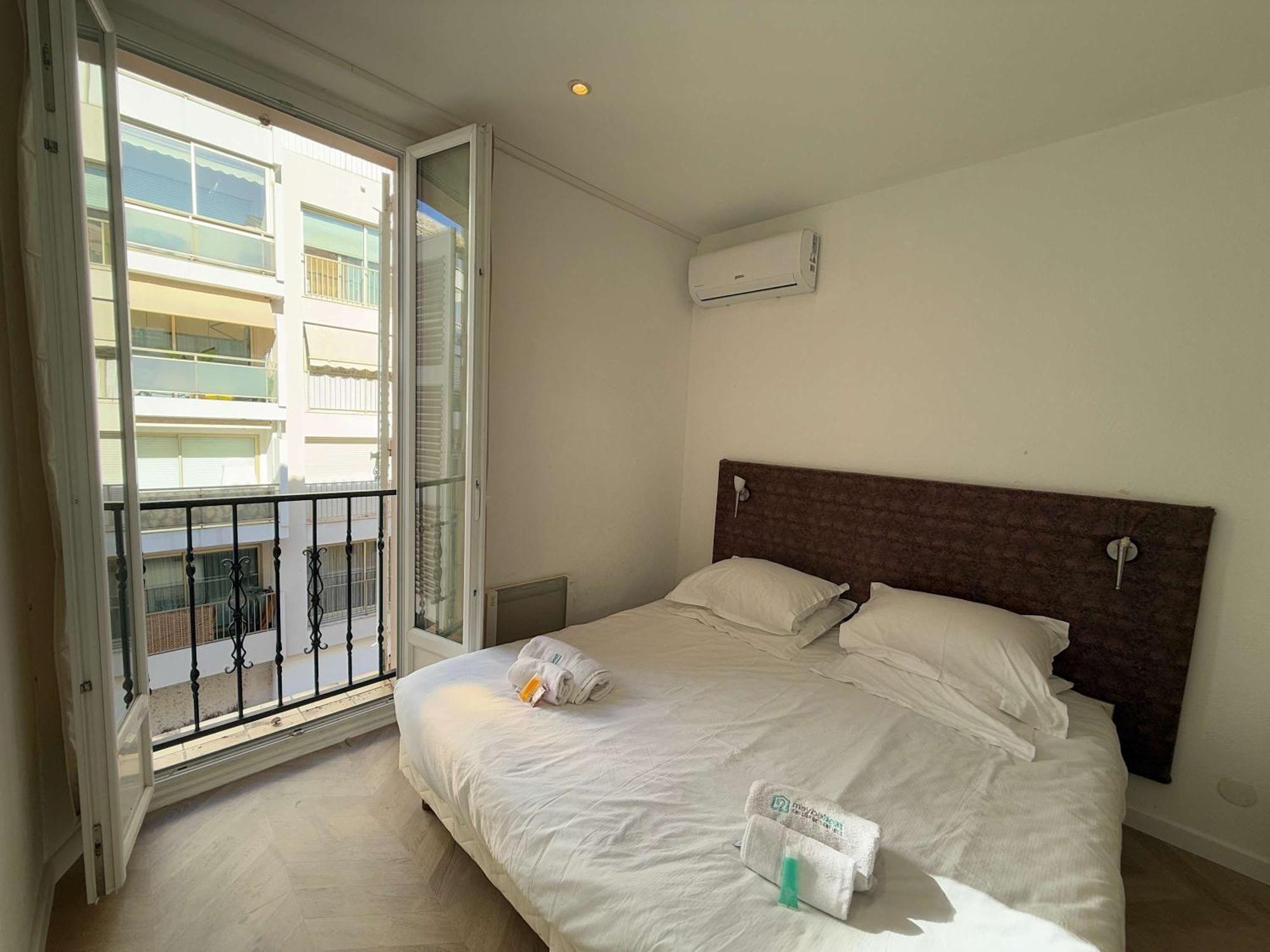 A025-appartement 2 - Carre D'or-hyper Centre Apartment *