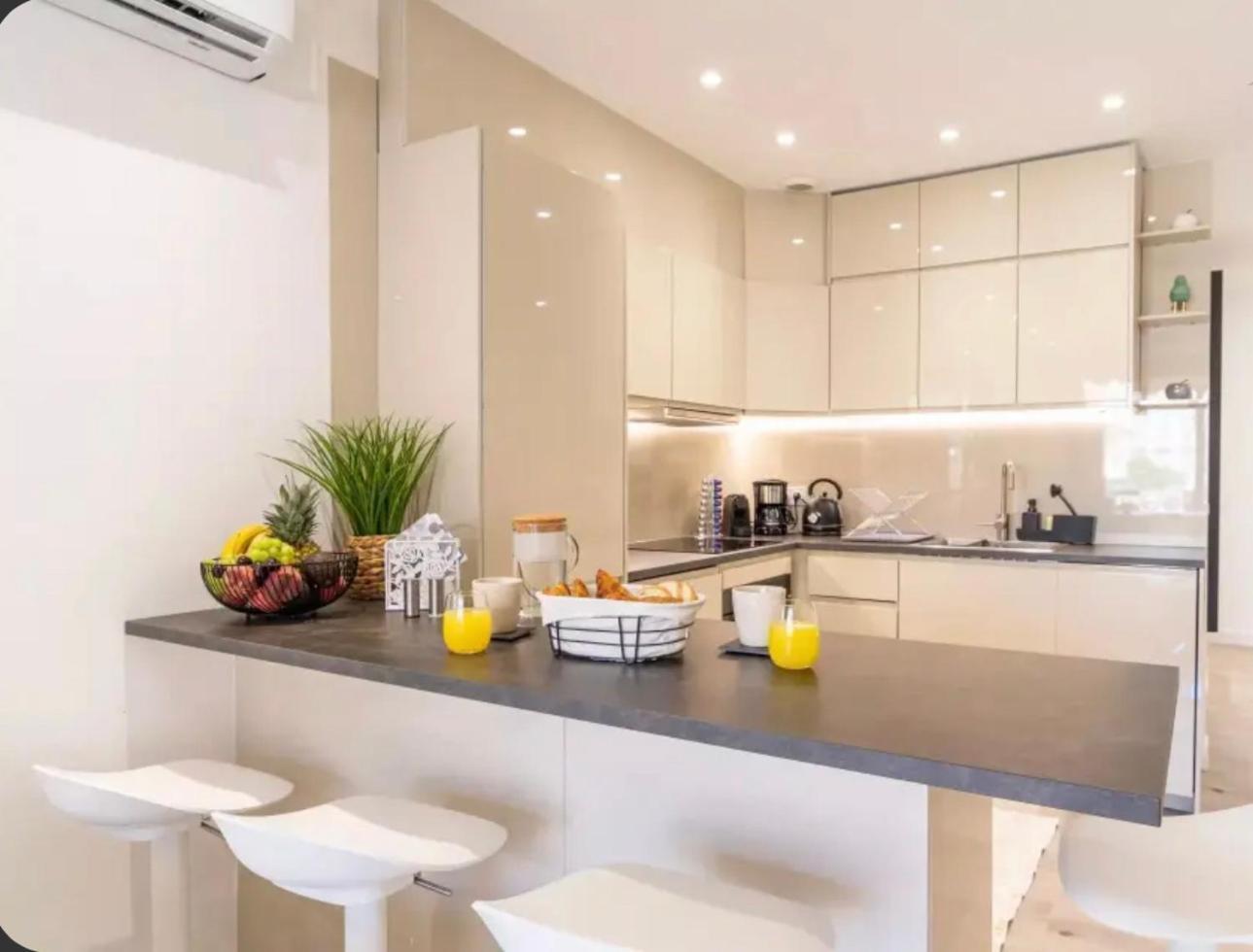 Luxueux 110m Colle Au Prestigieux Le Martinez Cannes